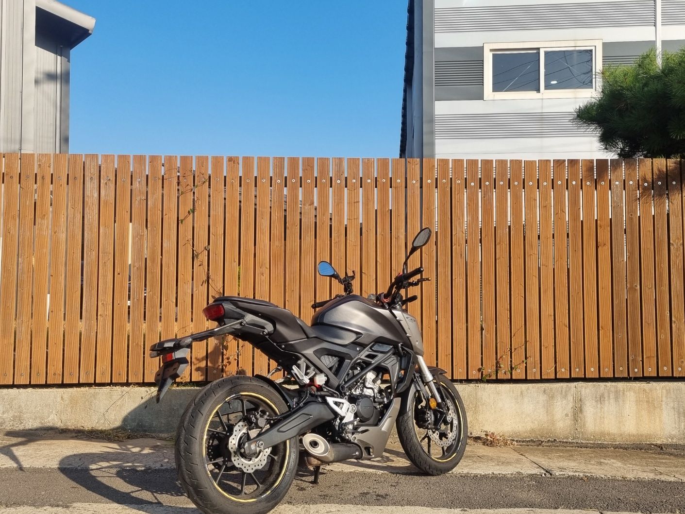 혼다 CB 125 R more