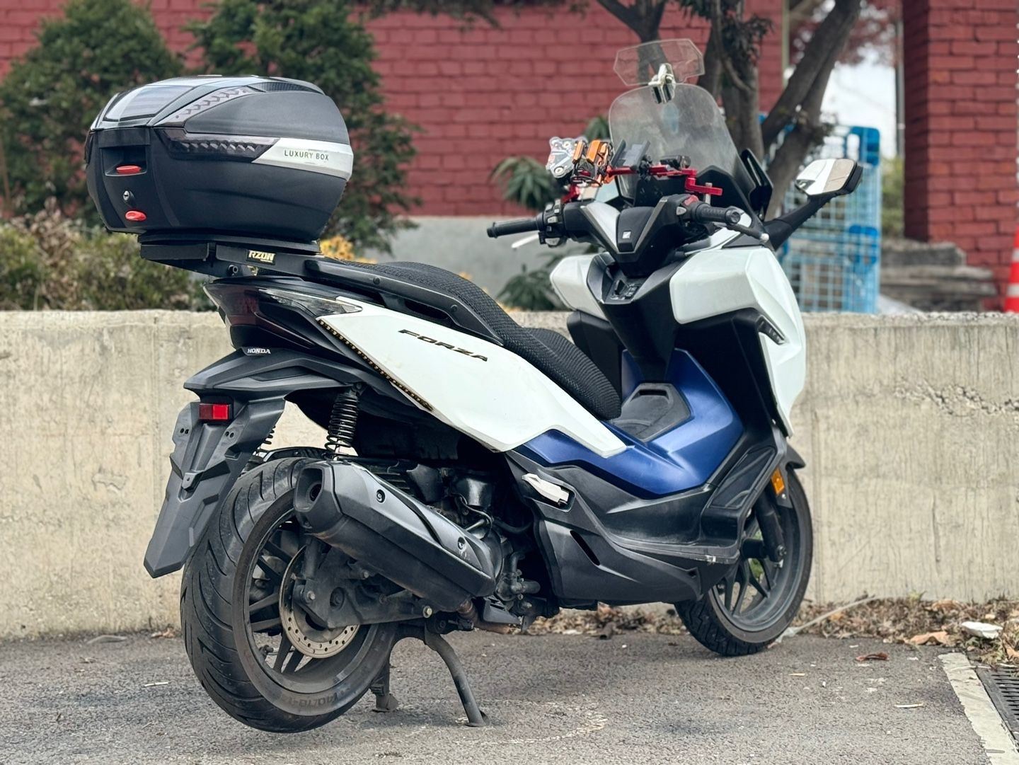 혼다 포르자 300 more