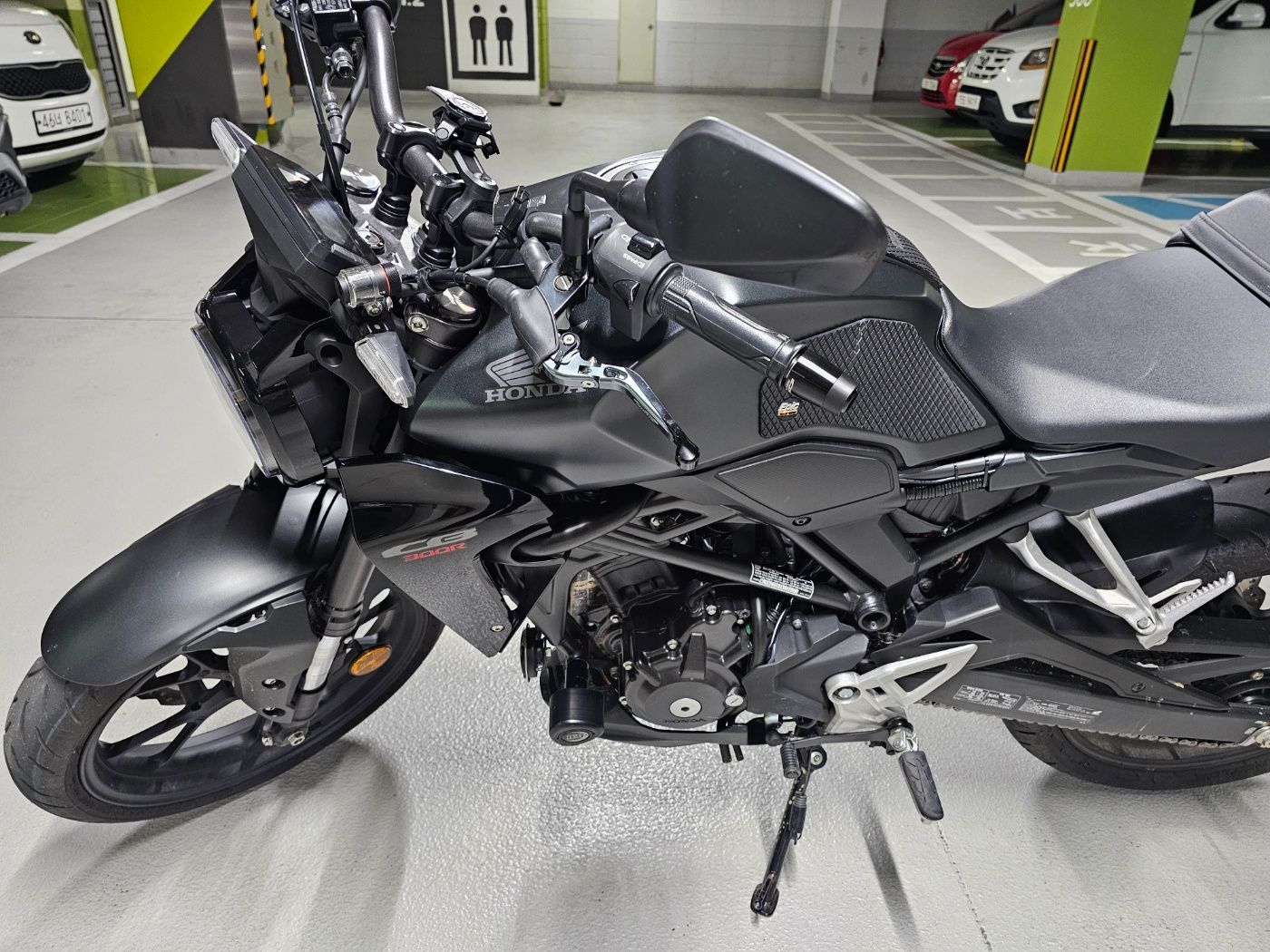 혼다 CB 300 R thumb 2