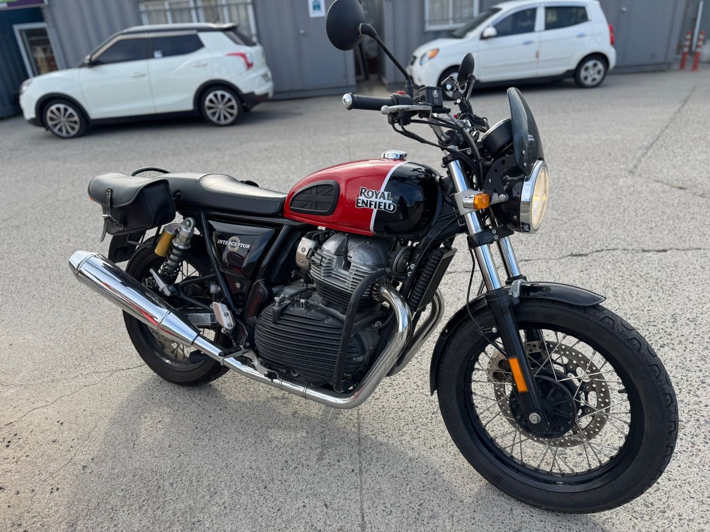 로얄엔필드 인터셉터 650 thumb 2