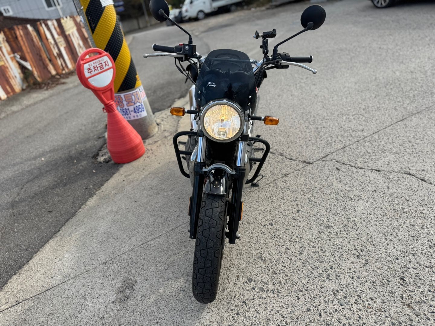 로얄엔필드 인터셉터 650 more