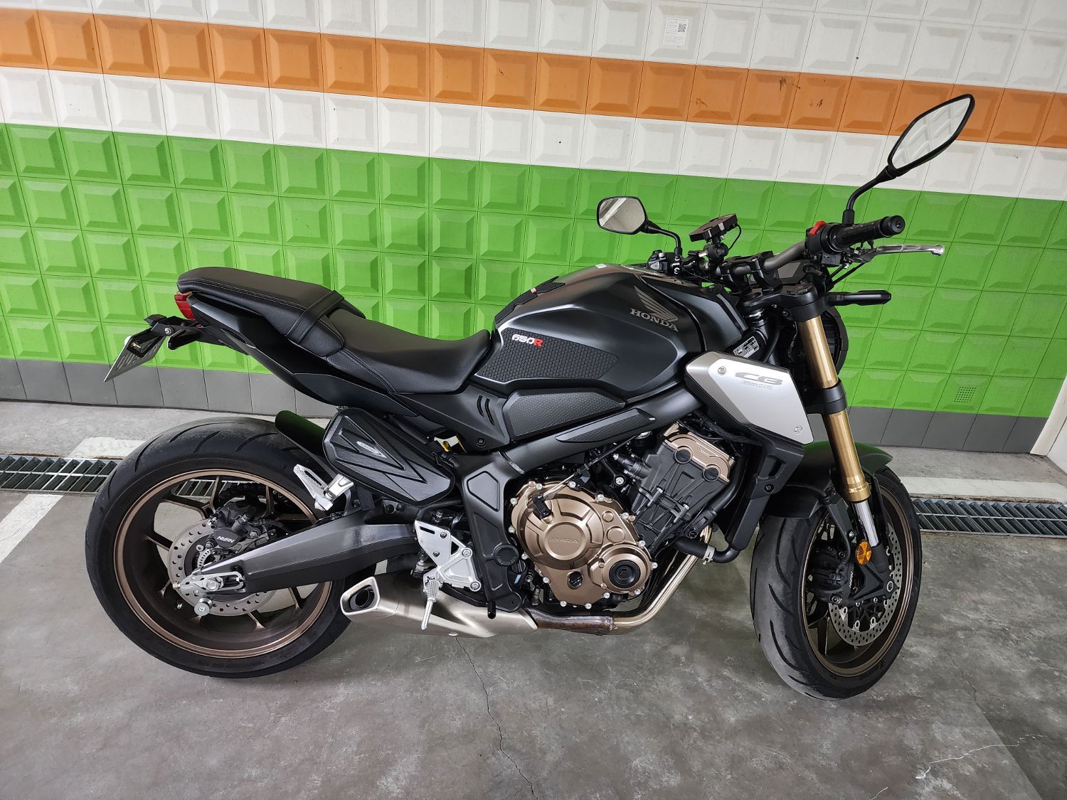 혼다 CB 650 R more