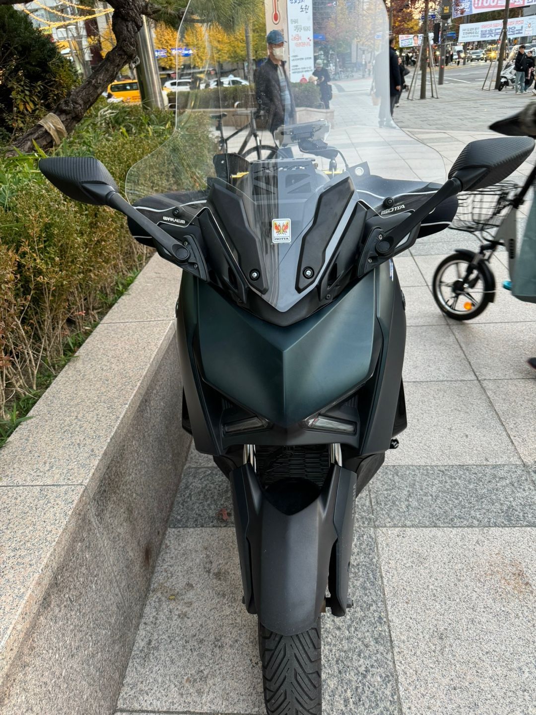 야마하 XMAX 300 ABS thumb 2