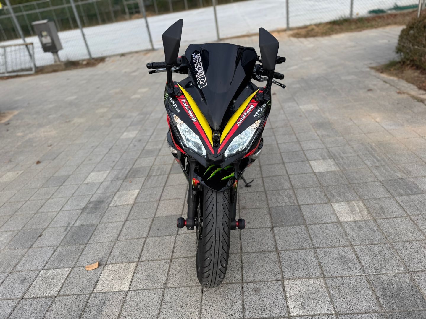 가와사키 닌자 650 more