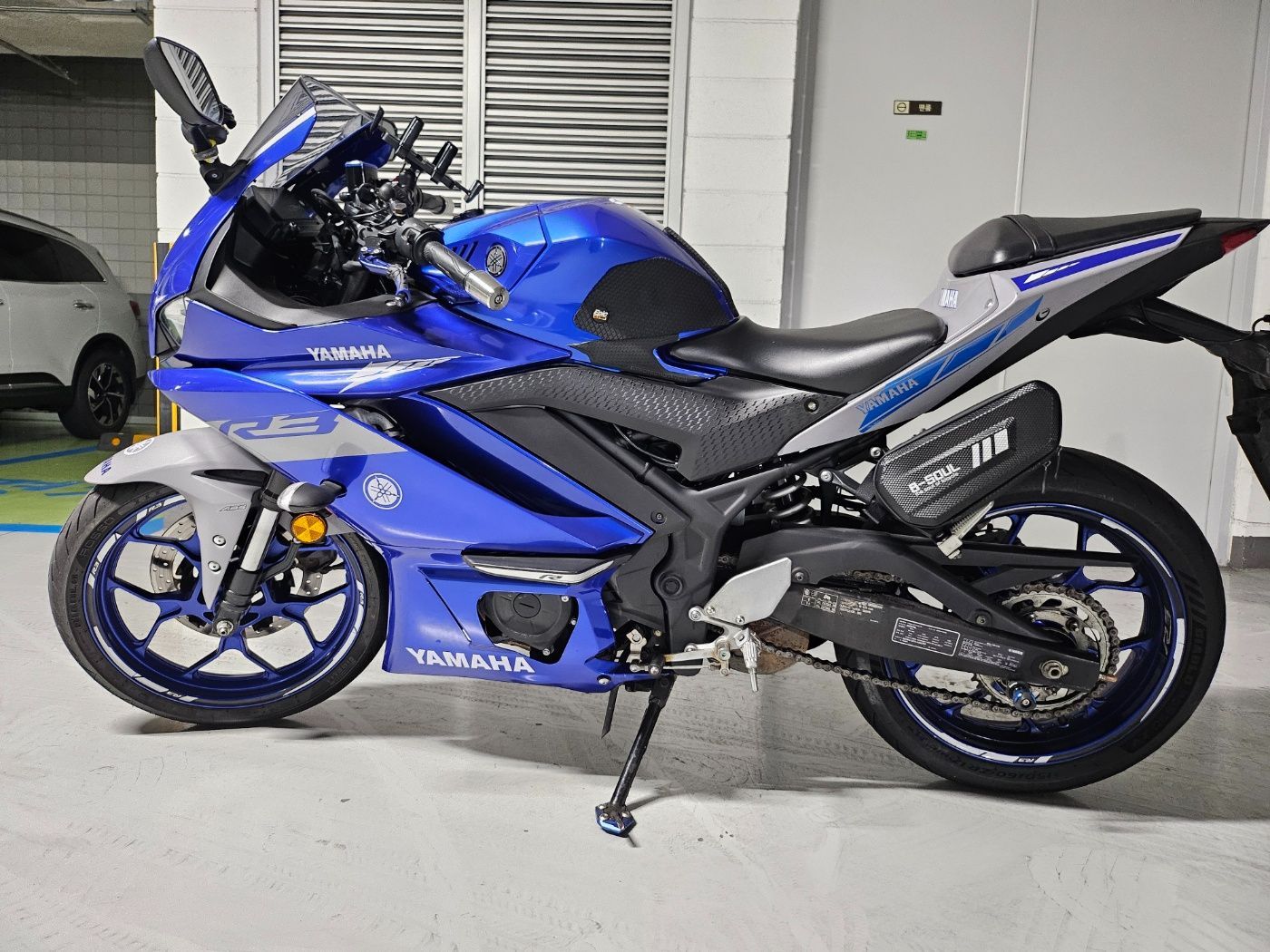 야마하 YZF R3 thumb 2