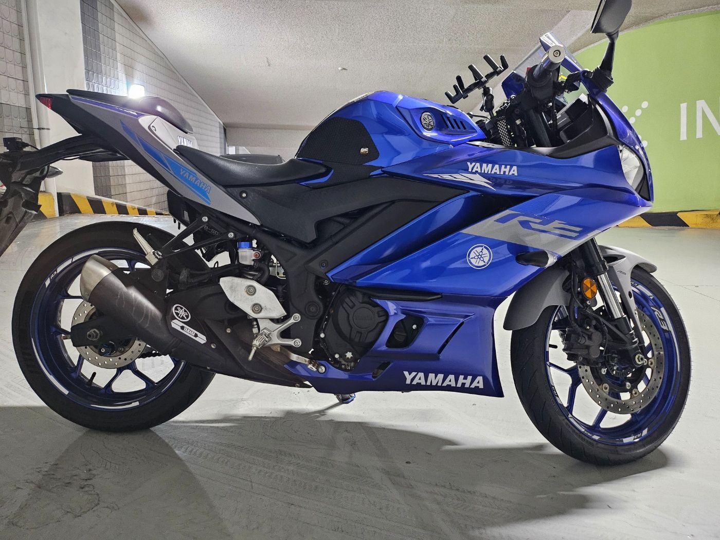 야마하 YZF R3 more