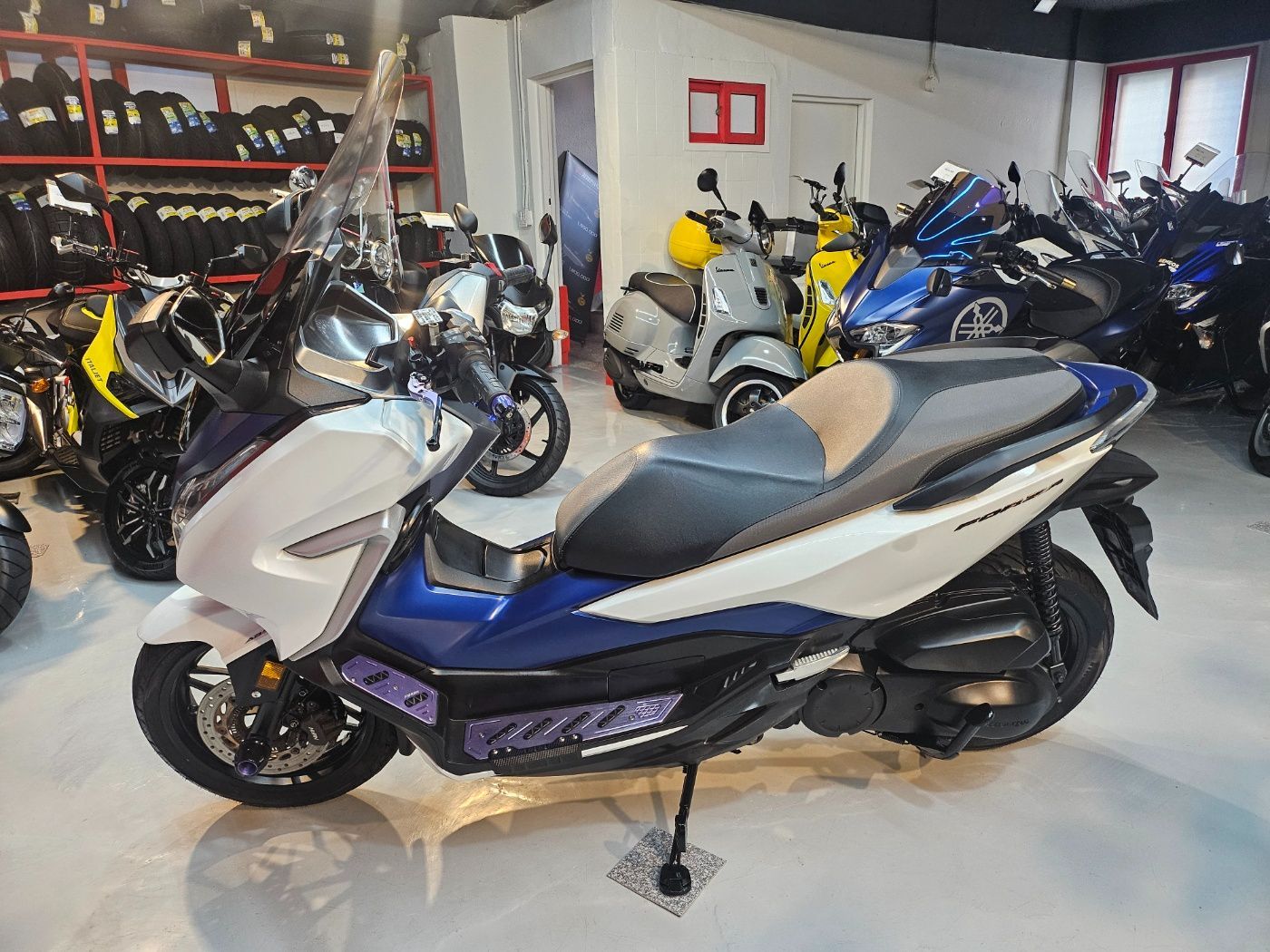 혼다 포르자 300 more