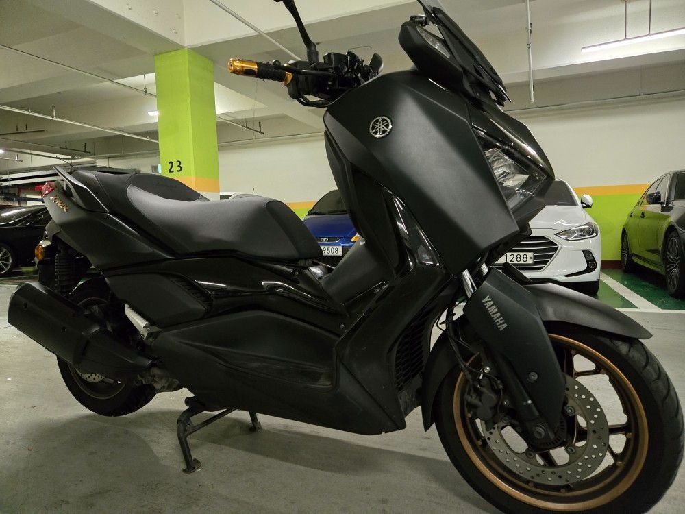 야마하 XMAX 300 ABS thumb 2