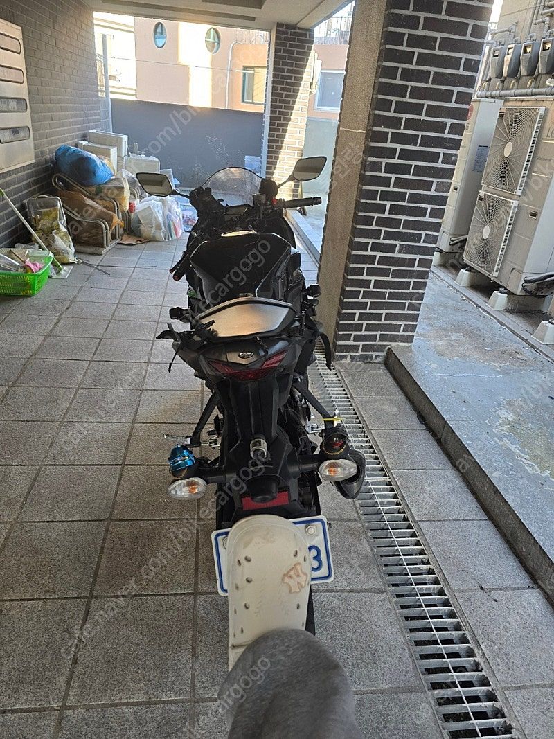 야마하 YZF R3 thumb 2