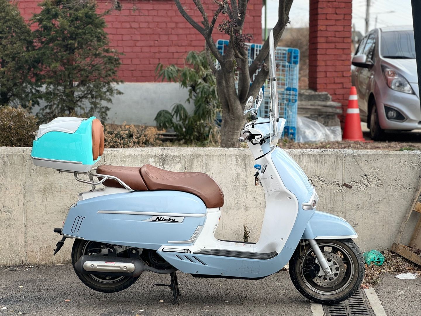 빅토리아 니키 125 thumb 2