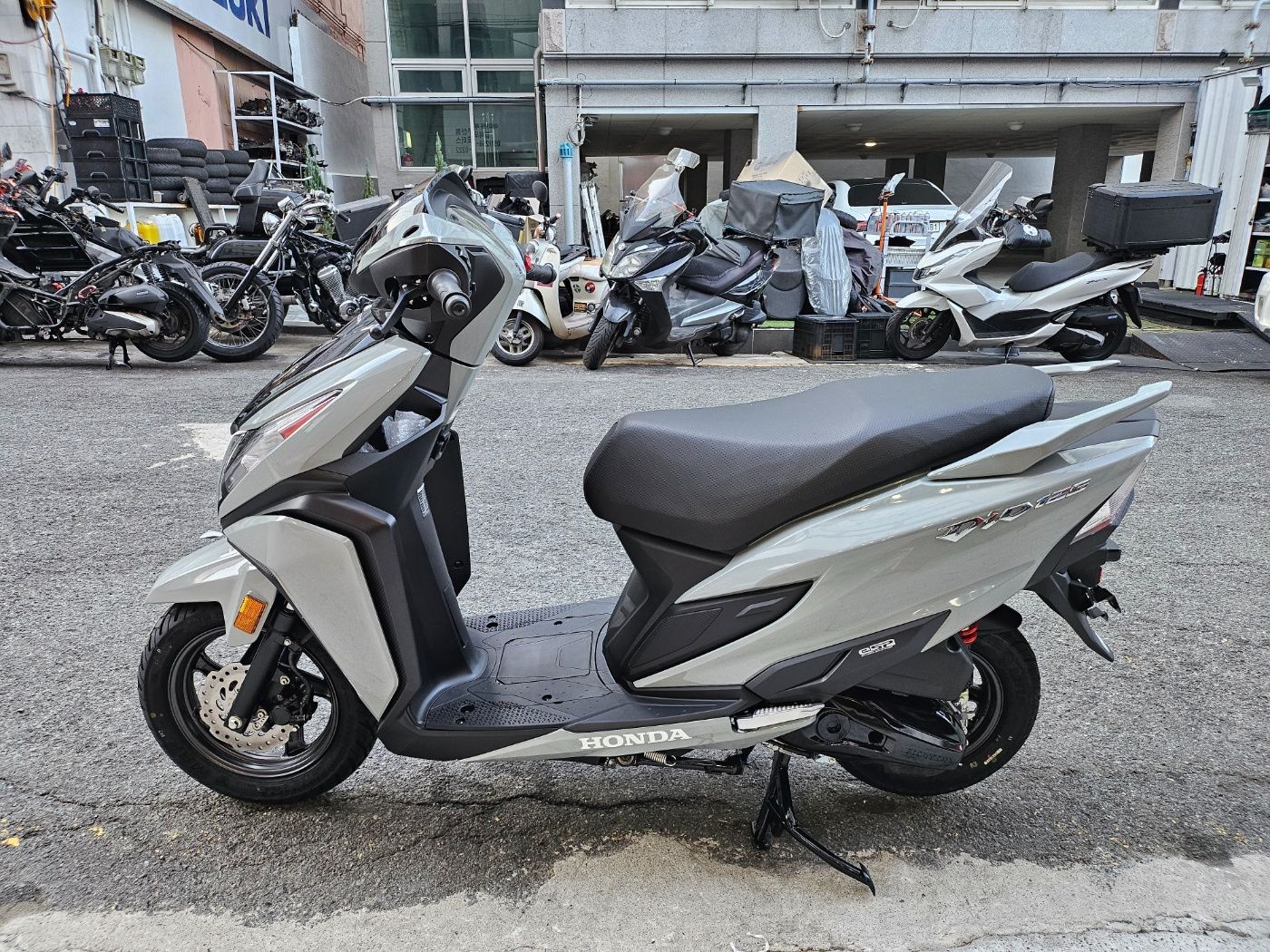 혼다 디오 125 more