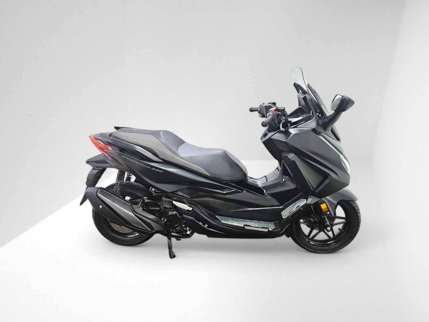 혼다 포르자 350 thumb 2