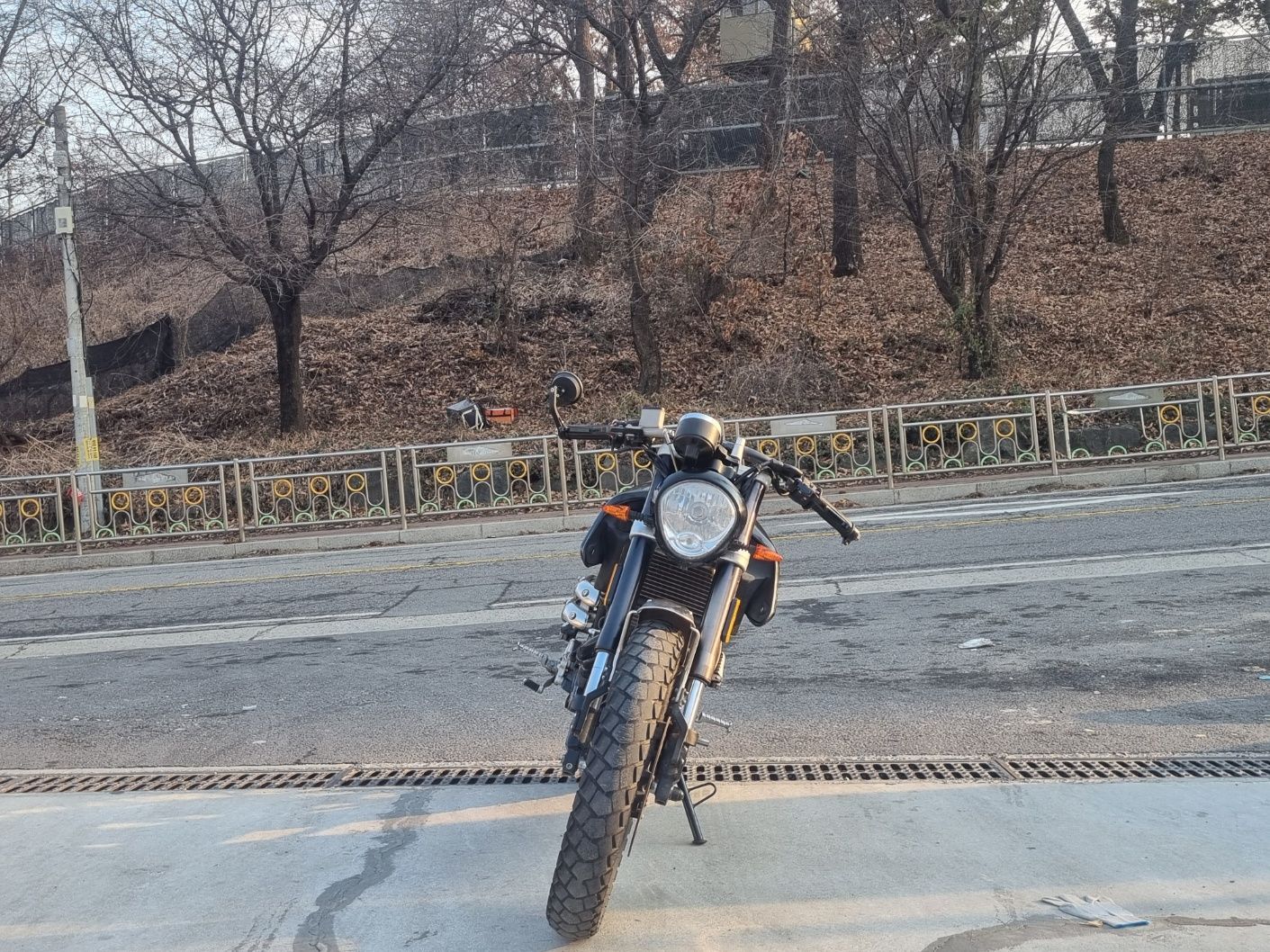 몬디알 힙스터 125 more