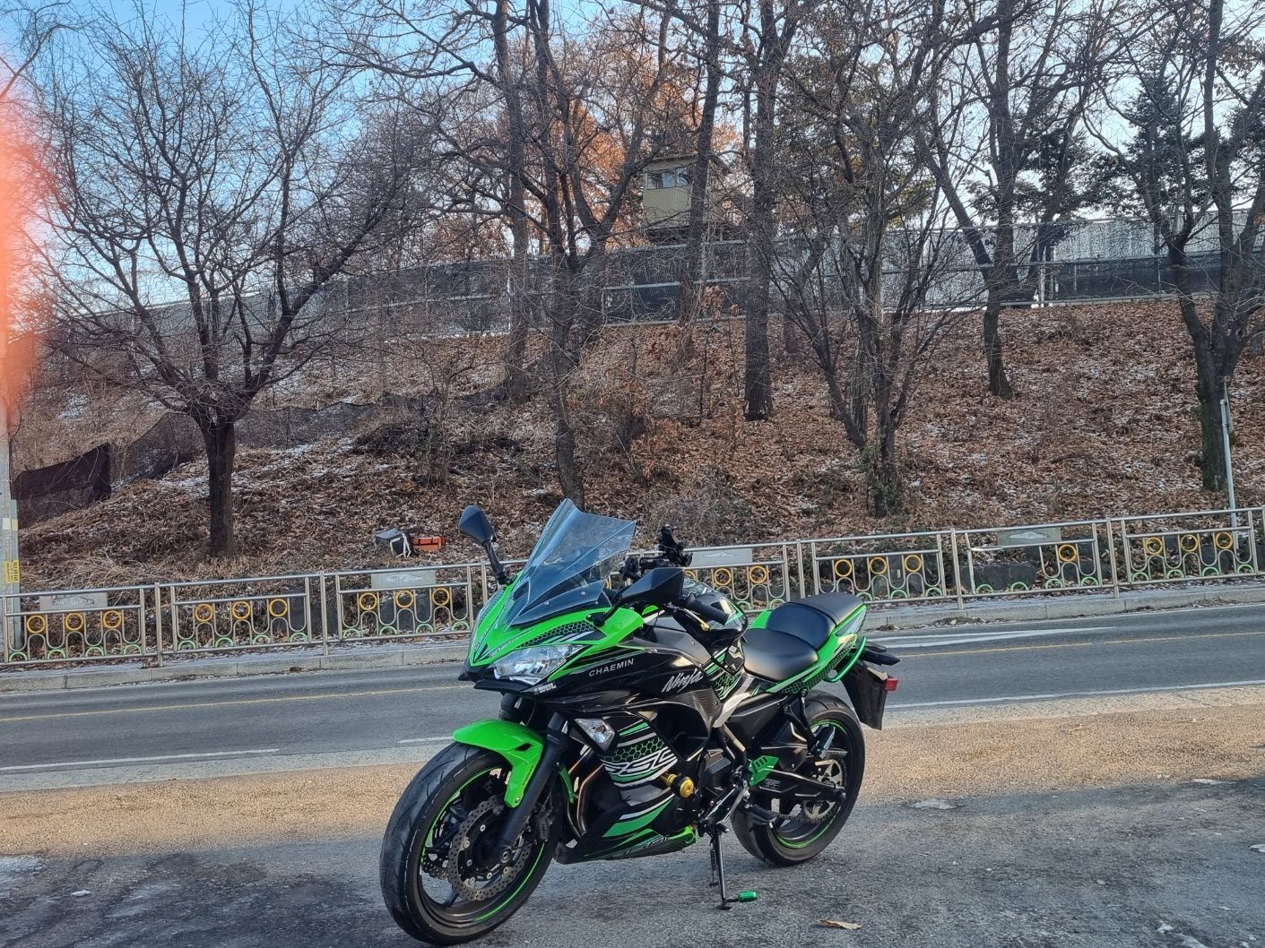 가와사키 닌자 650 thumb 2