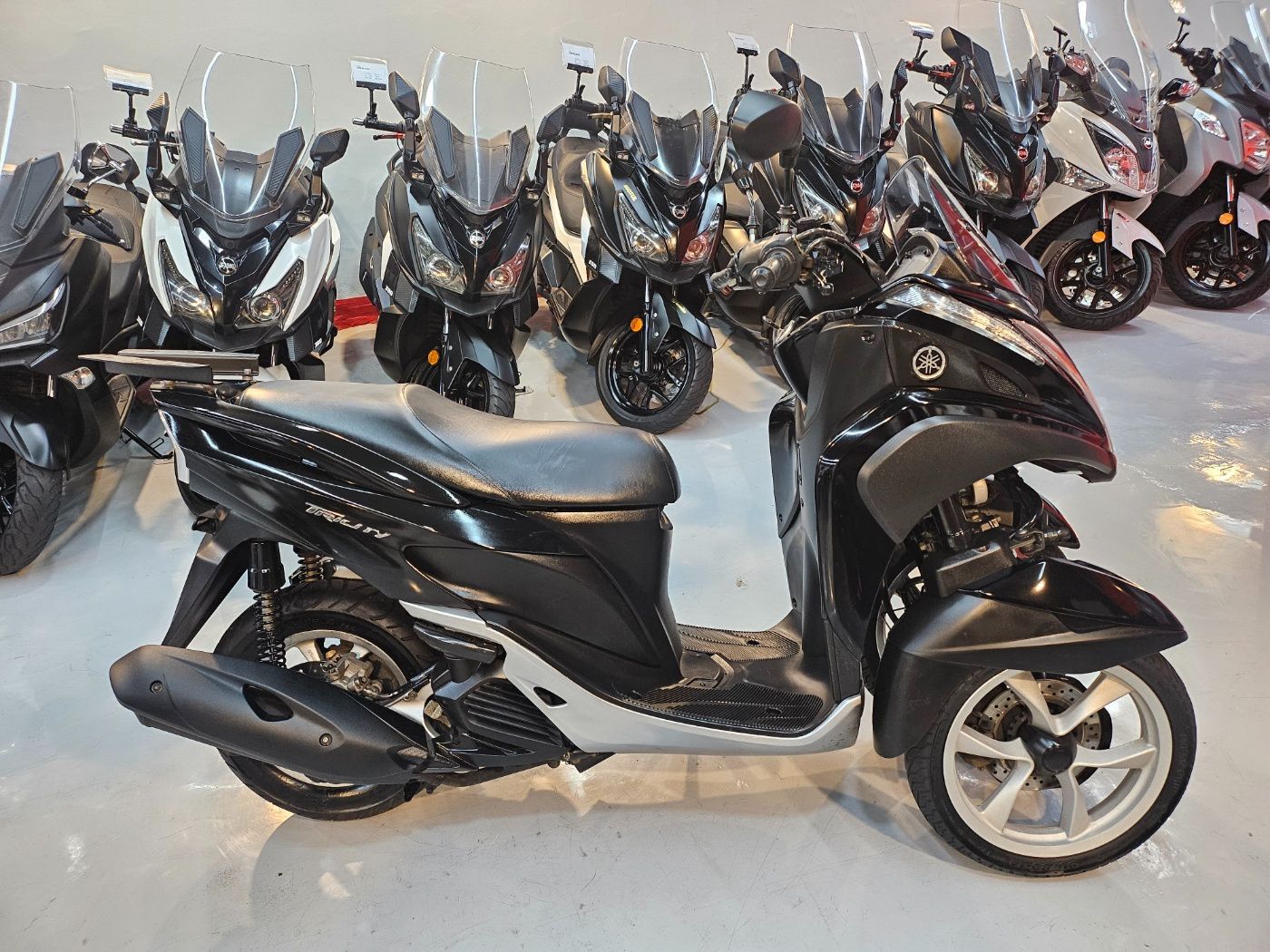 야마하 트리시티 125 thumb 2