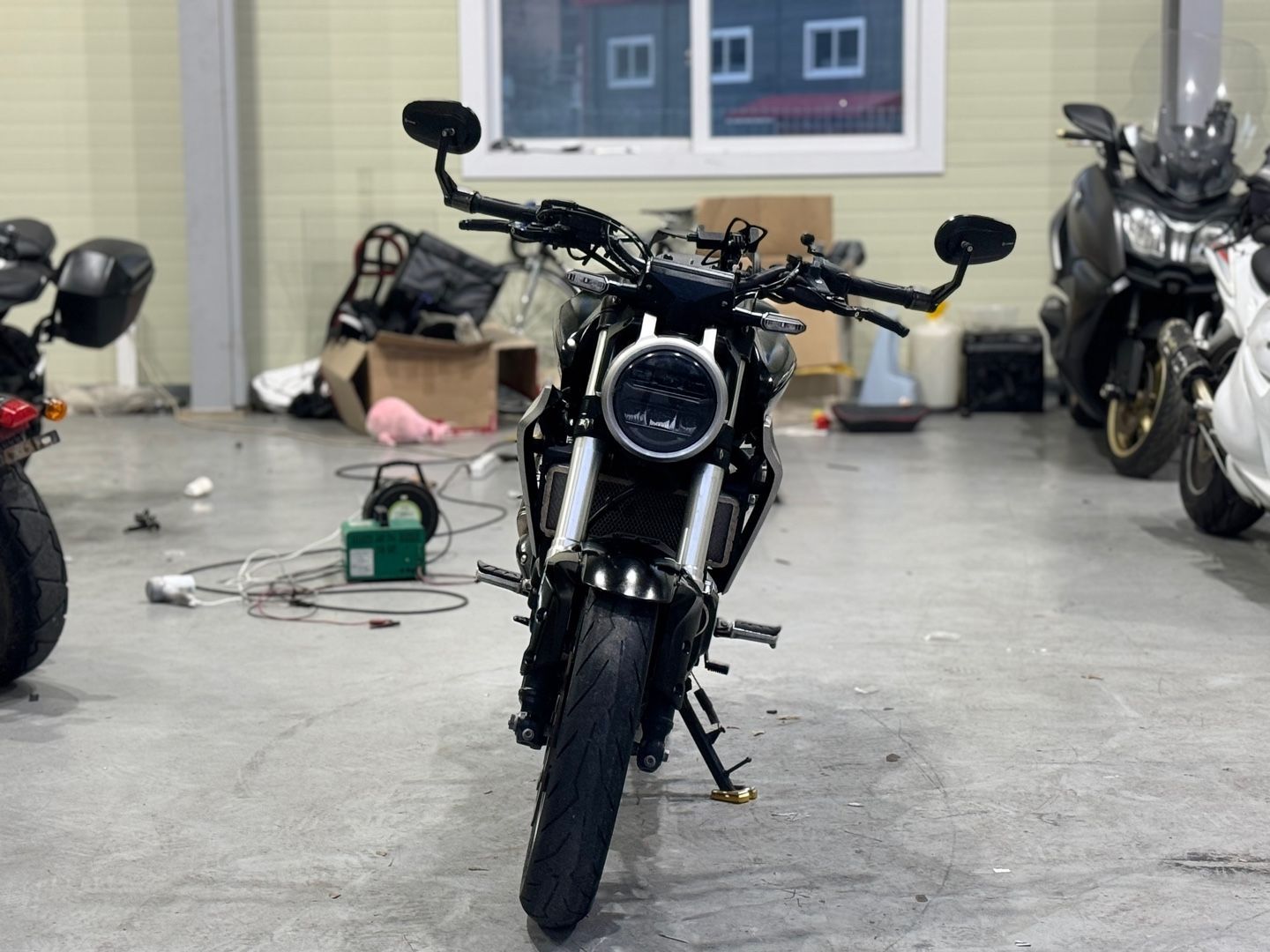 혼다 CB 300 R main