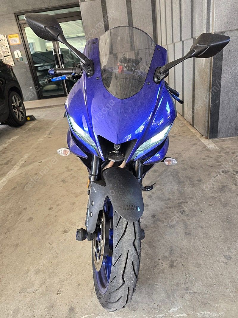 야마하 YZF R3 thumb 2