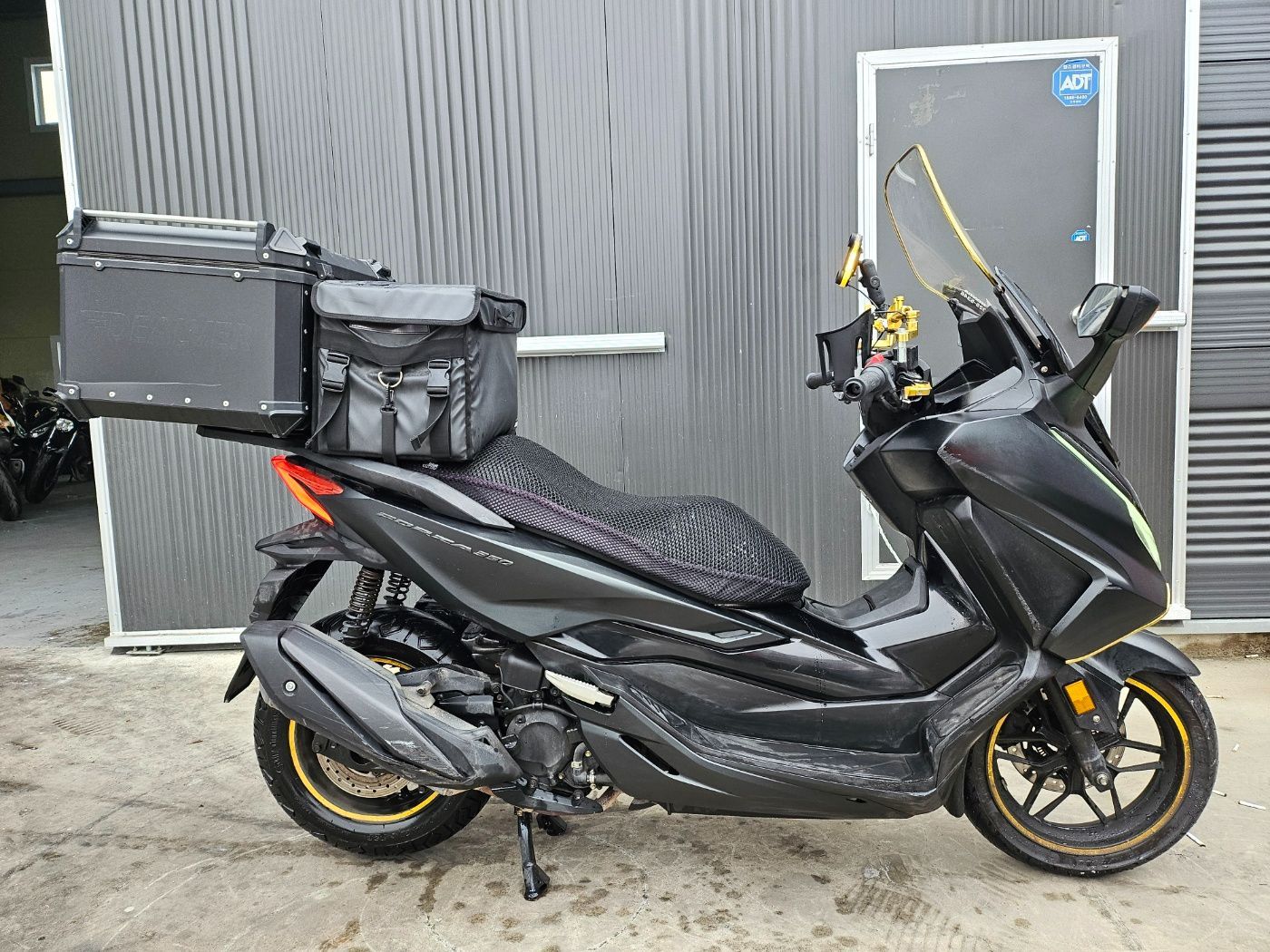 혼다 포르자 350 more