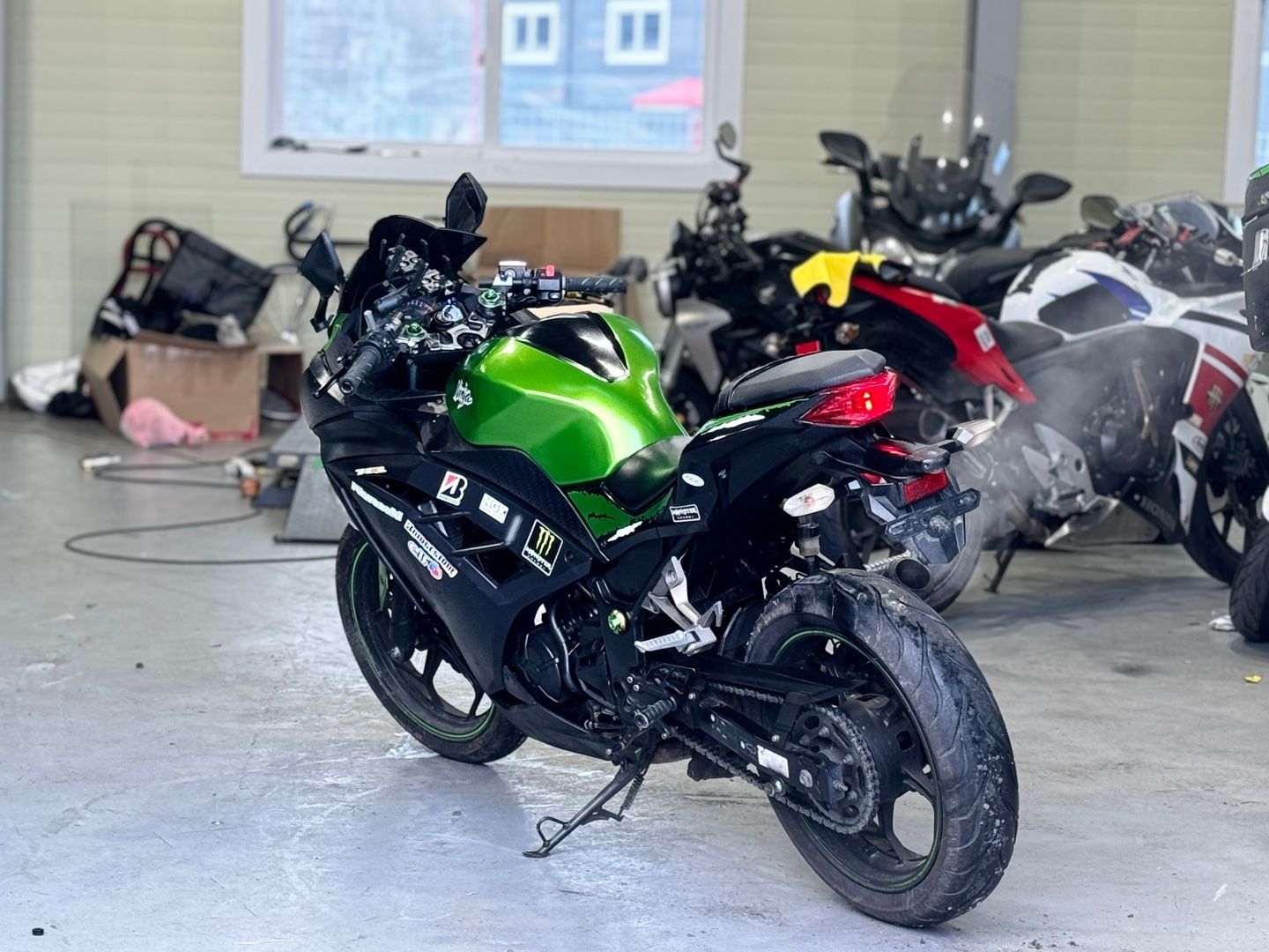 가와사키 닌자 300 more