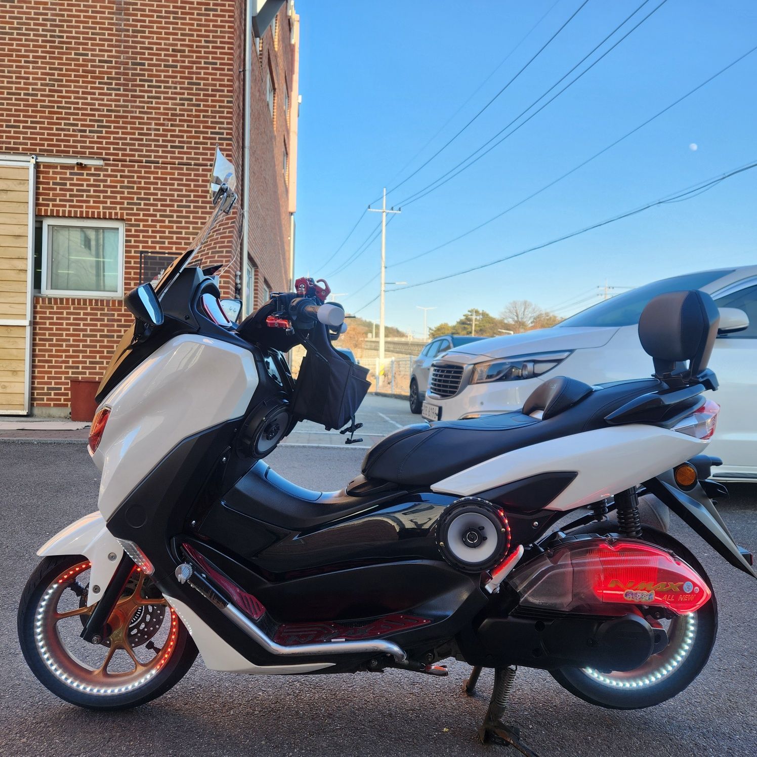 야마하 NMAX 125 thumb 2