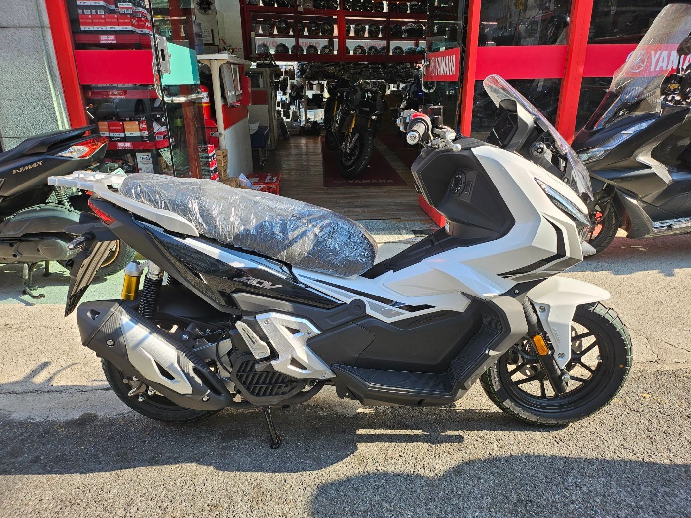 기타 ADV 125 thumb 2