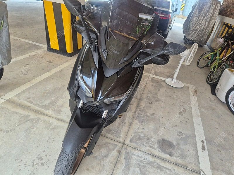 야마하 XMAX 300 ABS thumb 2