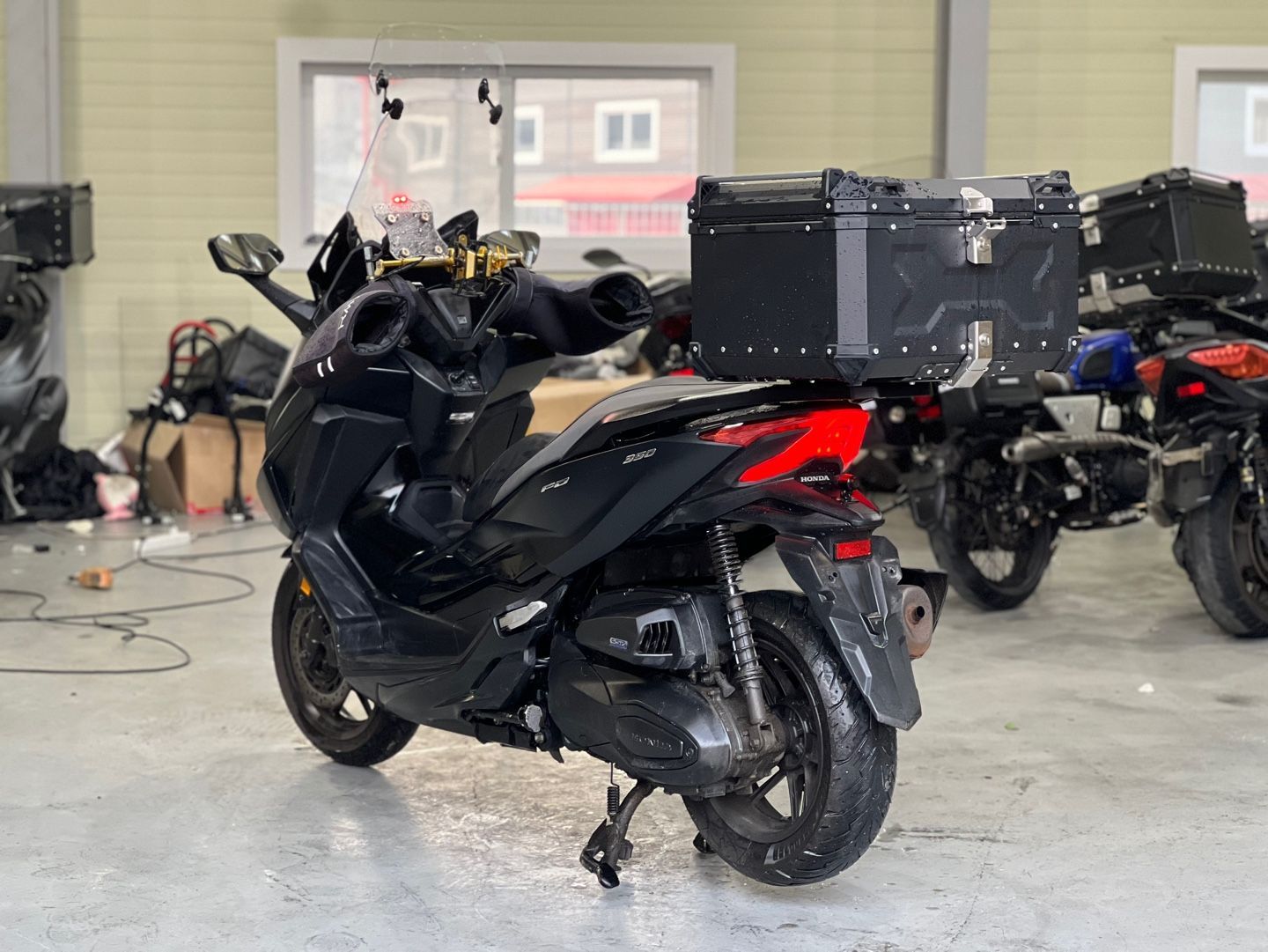 혼다 포르자 350 more