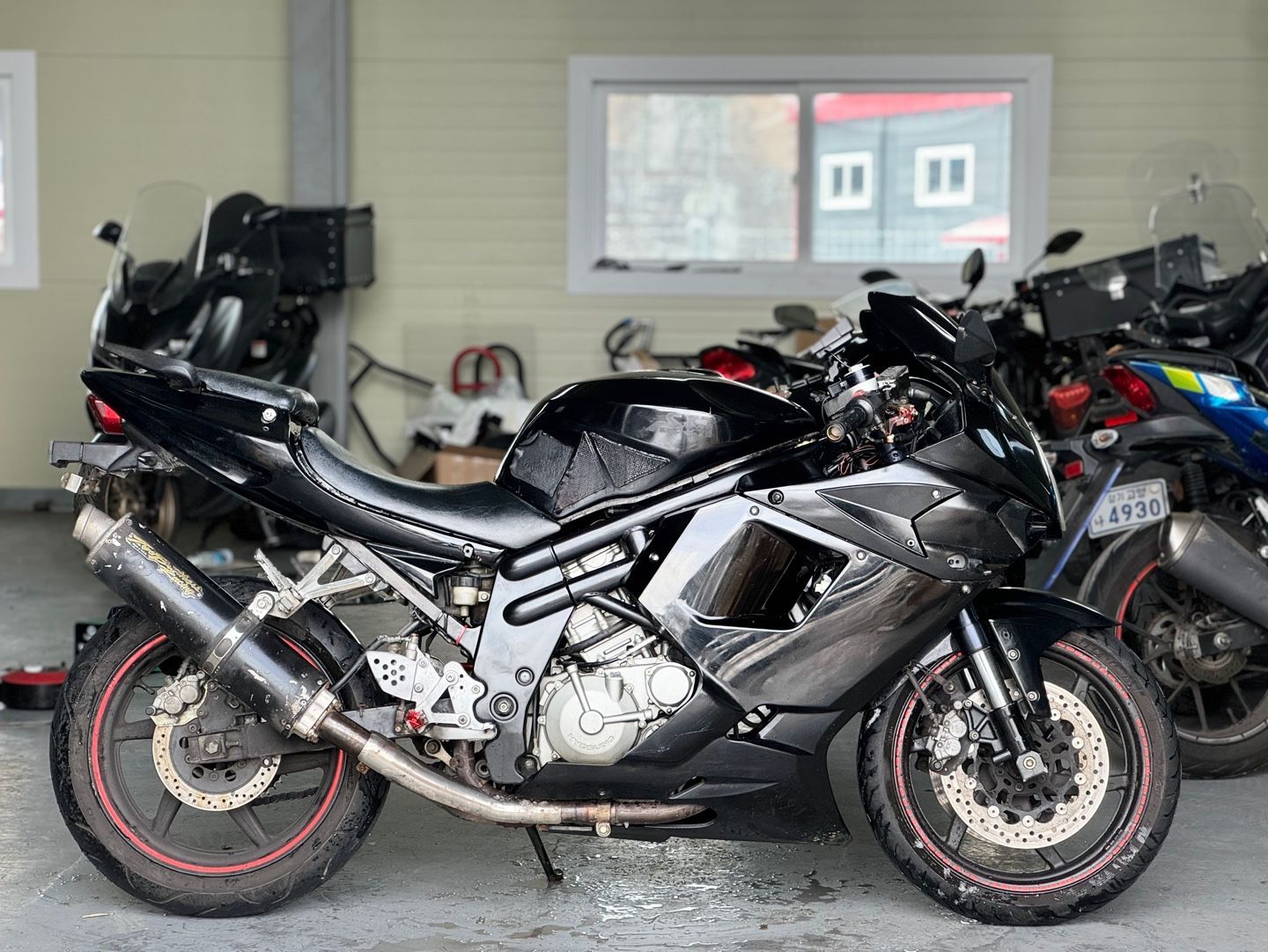 KR모터스 코멧 650 R thumb 2