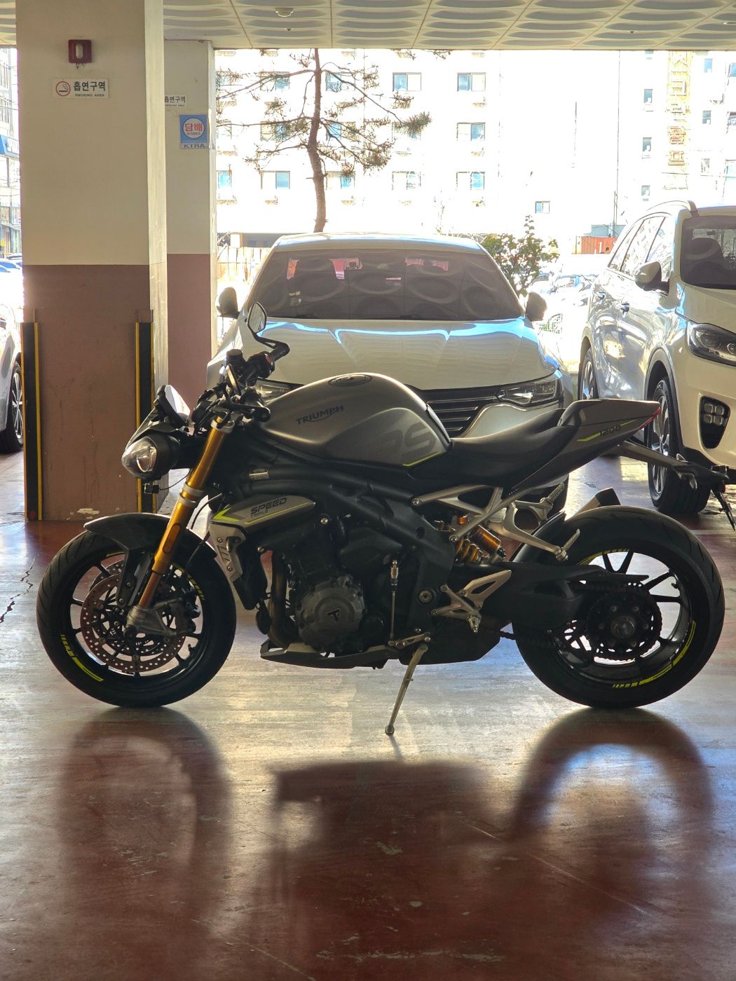 트라이엄프 스피드 트리플 1200 RR 2022 블랙 사진 6
