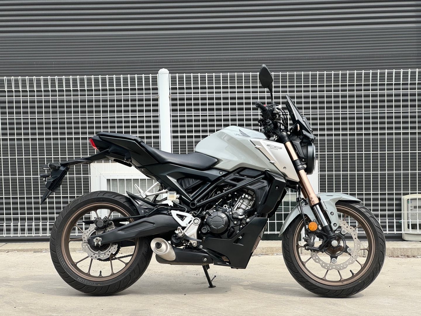 혼다 CB 125 R thumb 2