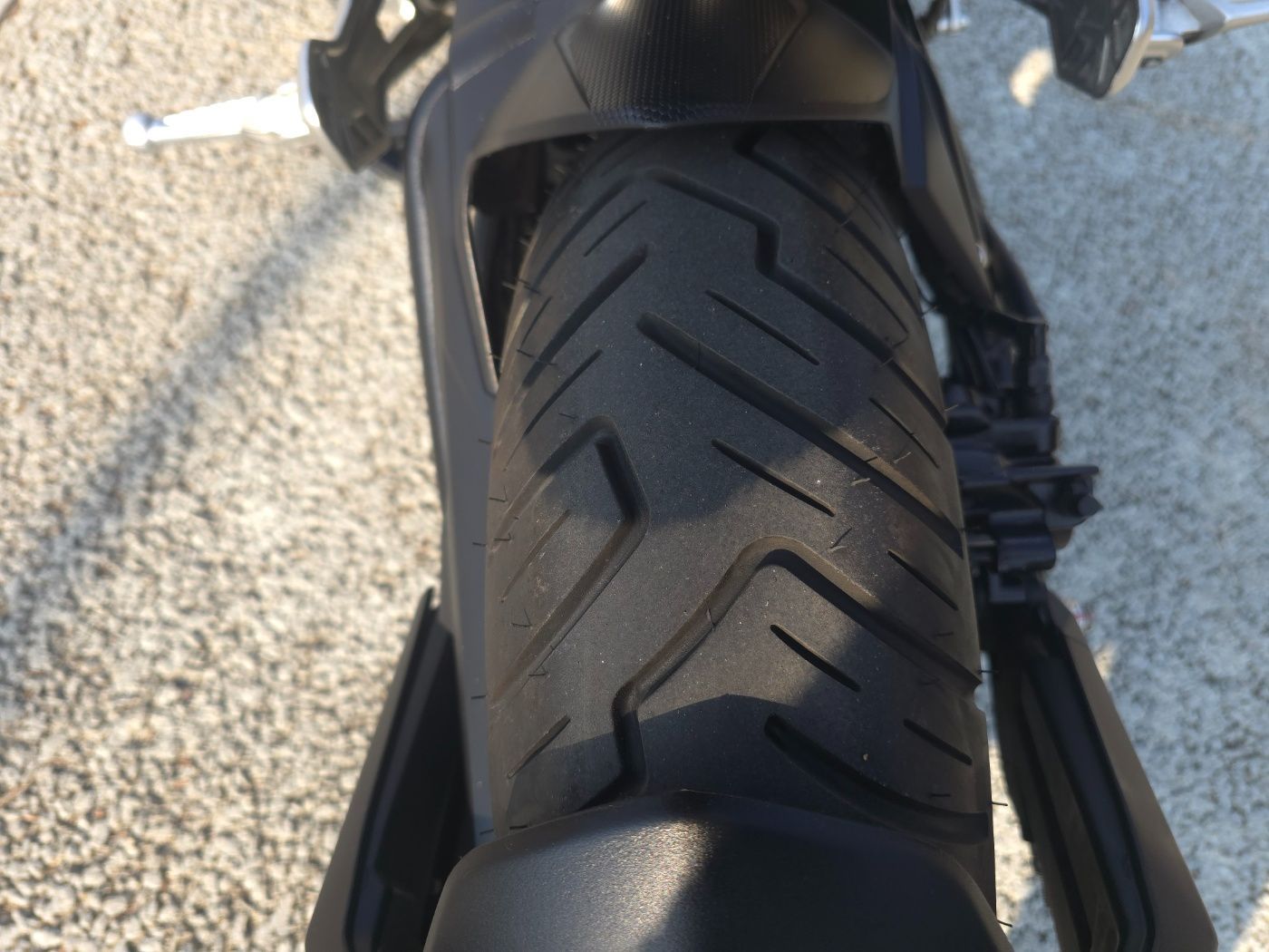 베넬리 TNT 125 thumb 2