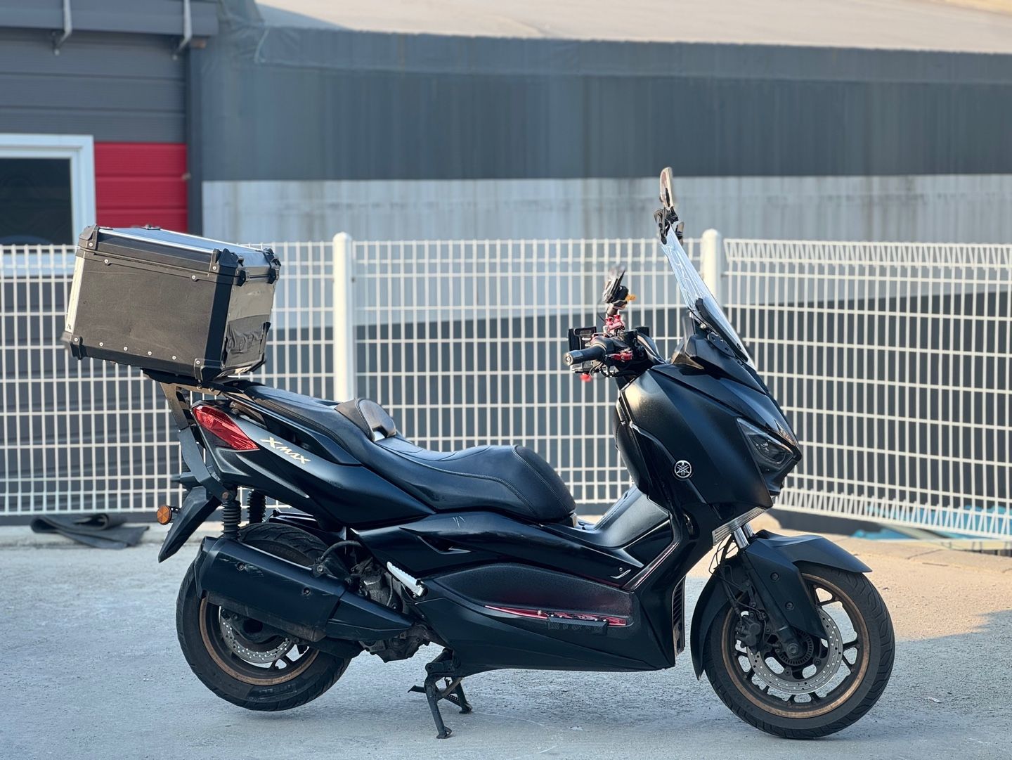 야마하 XMAX 300 ABS thumb 2