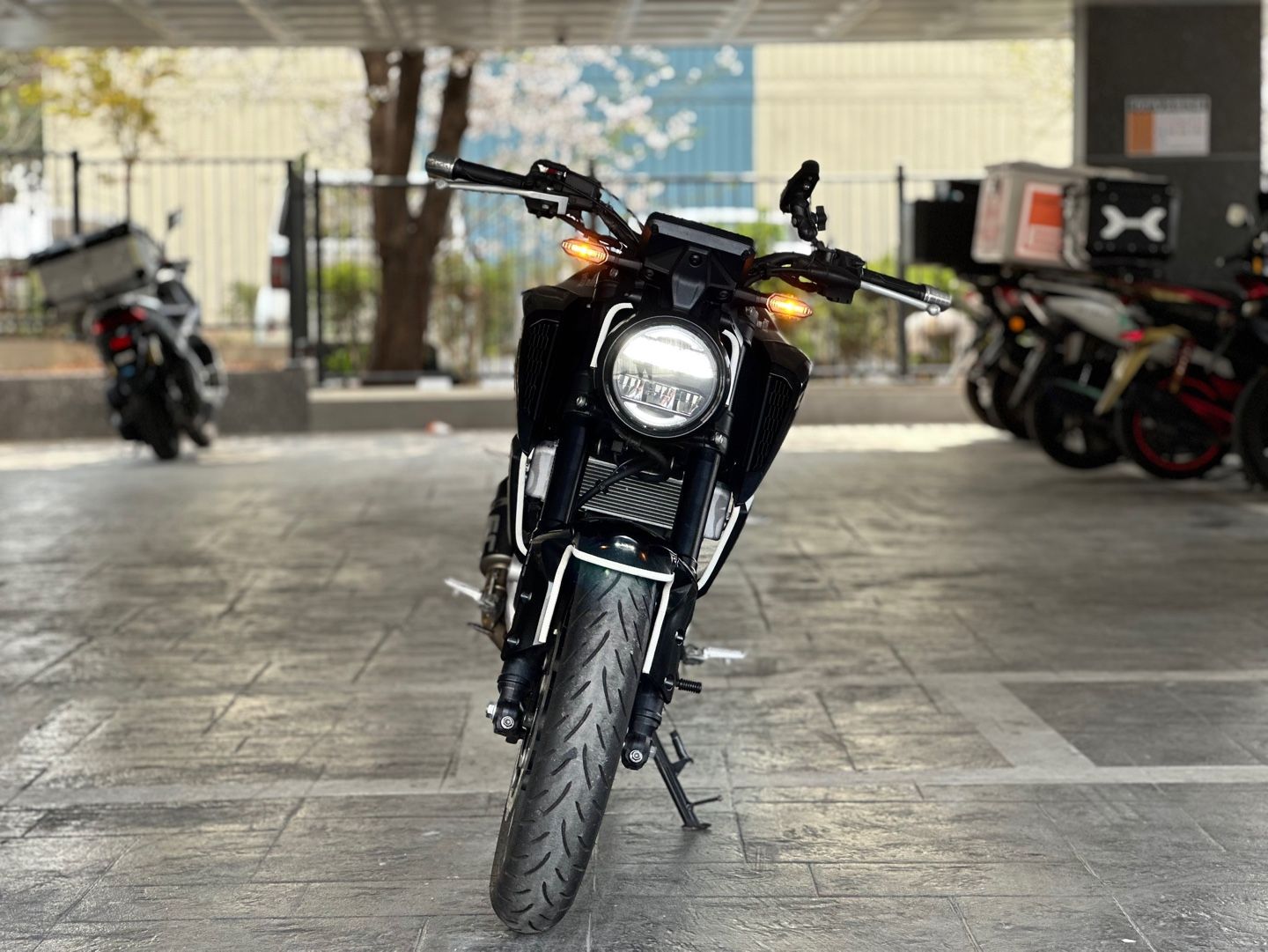 혼다 CB 125 R thumb 2