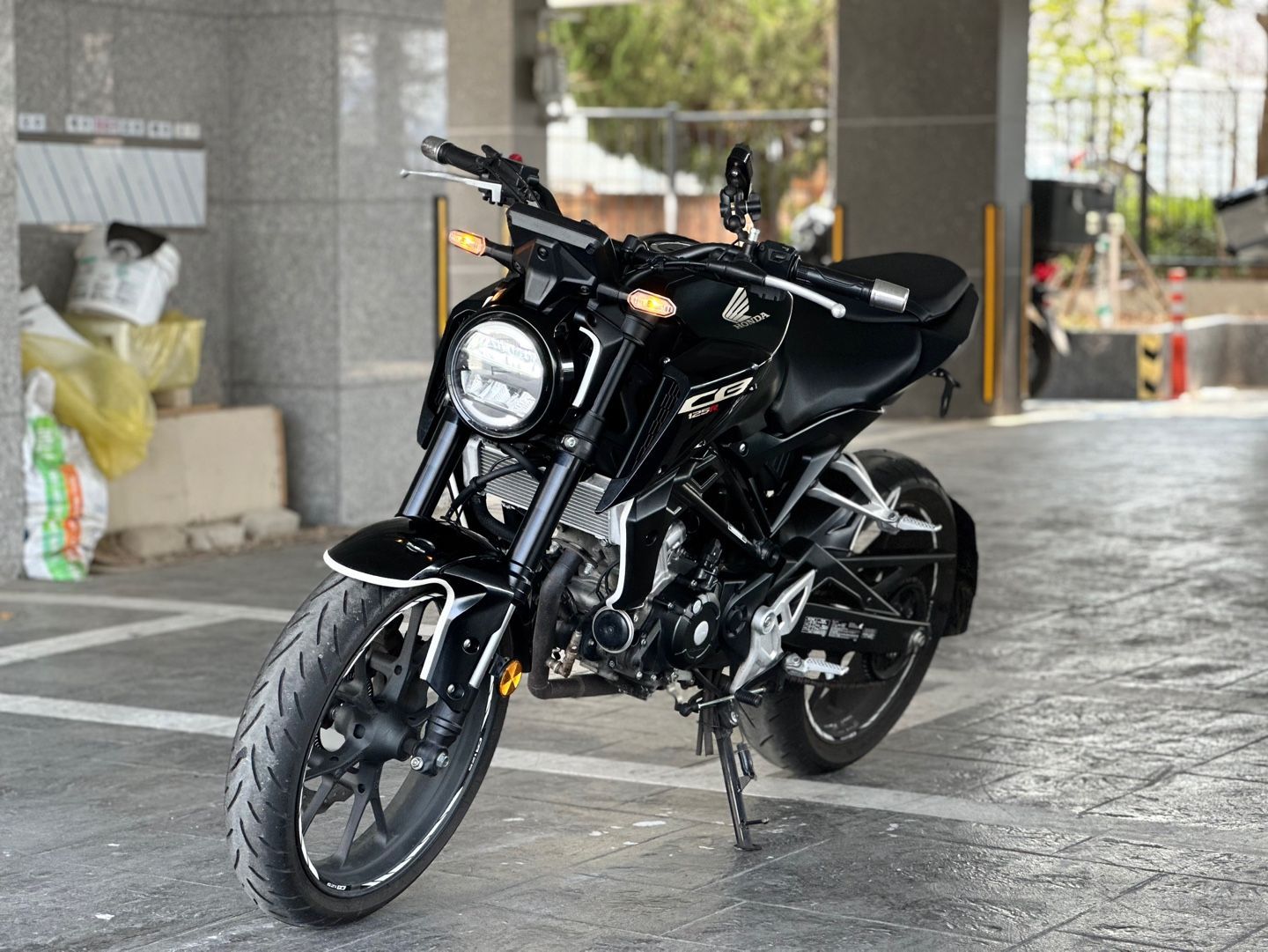 혼다 CB 125 R more