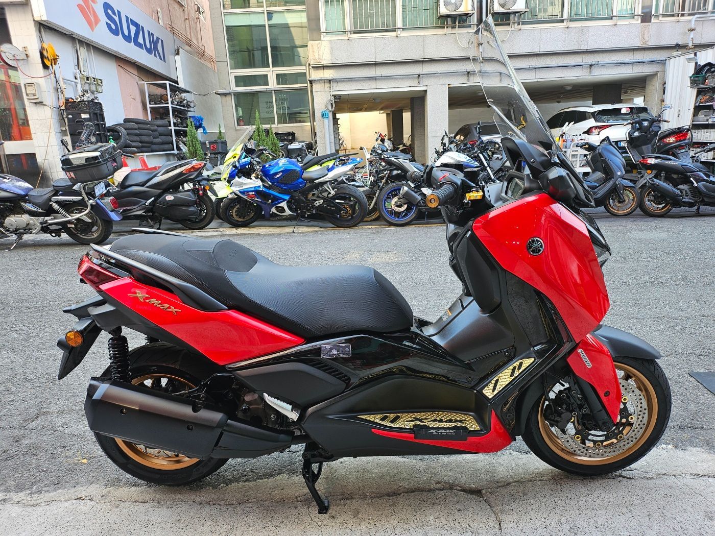 야마하 XMAX 300 ABS thumb 2