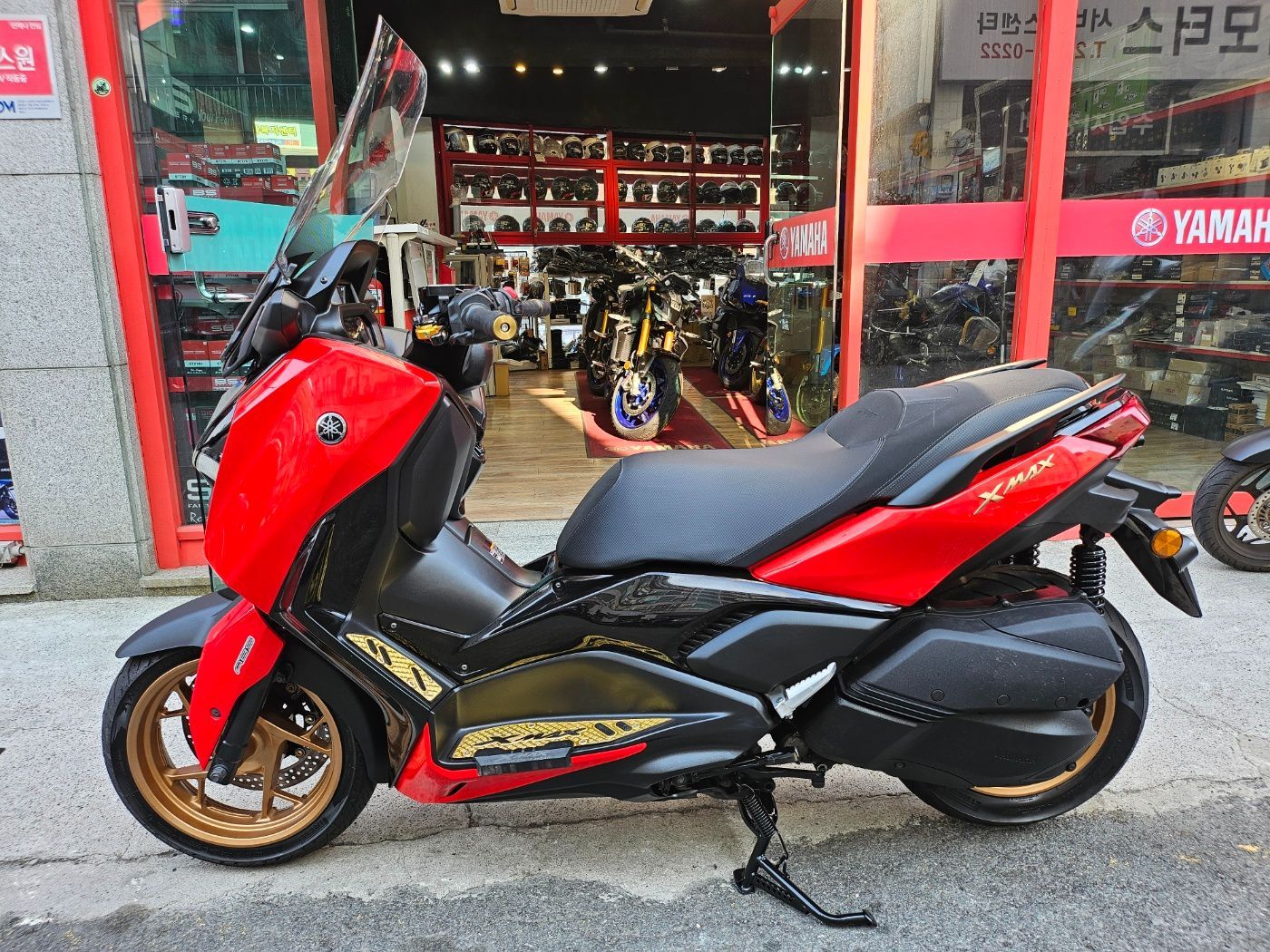 야마하 XMAX 300 ABS more
