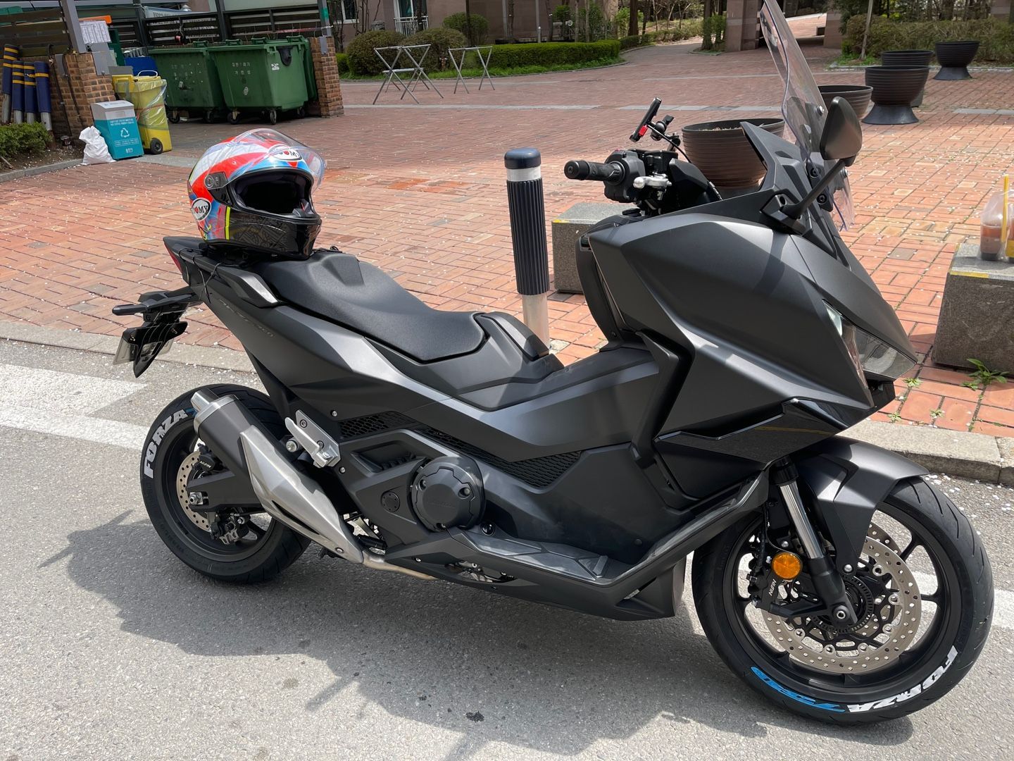 혼다 포르자 750 more