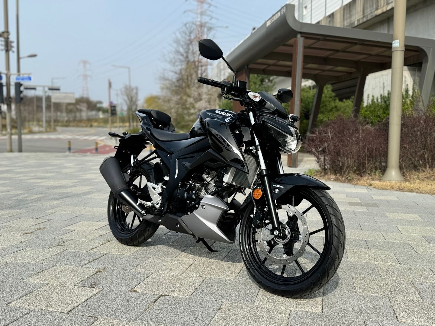 스즈키 GSX S 125 thumb 2