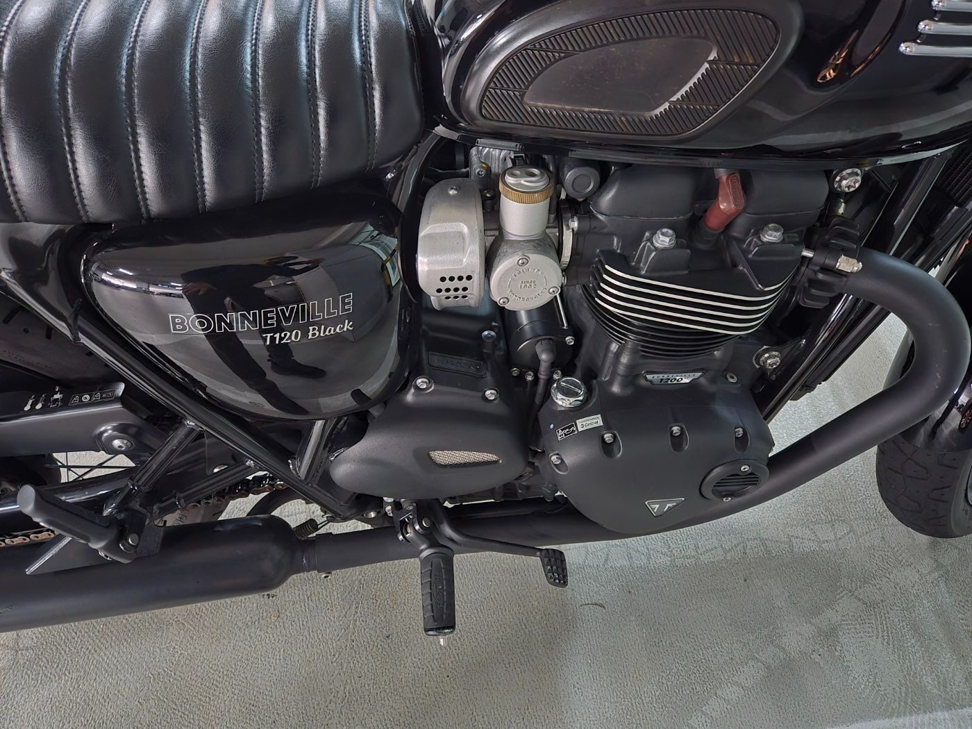 트라이엄프 본네빌 T120 thumb 2