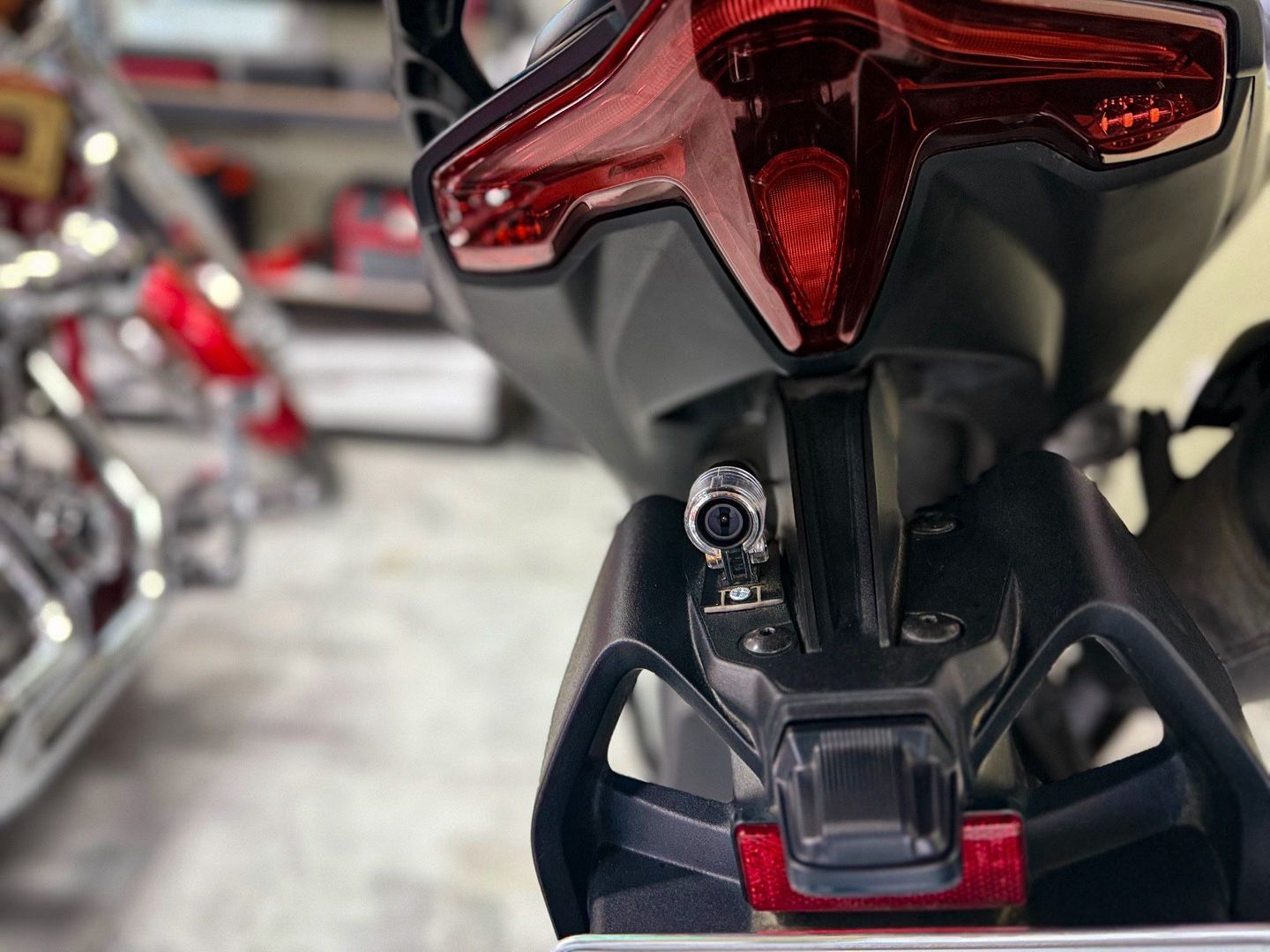 야마하 TMAX 560 more