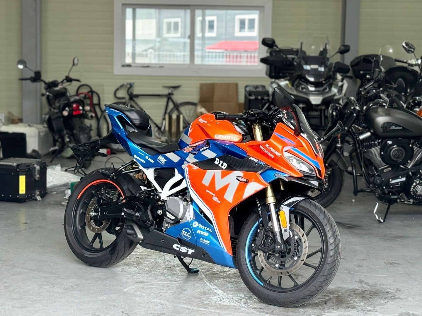 CF모토 300 SR main