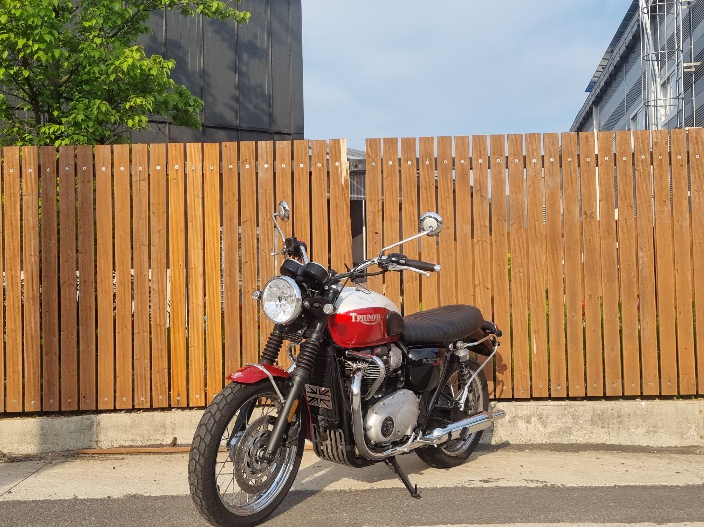 트라이엄프 본네빌 T100 more