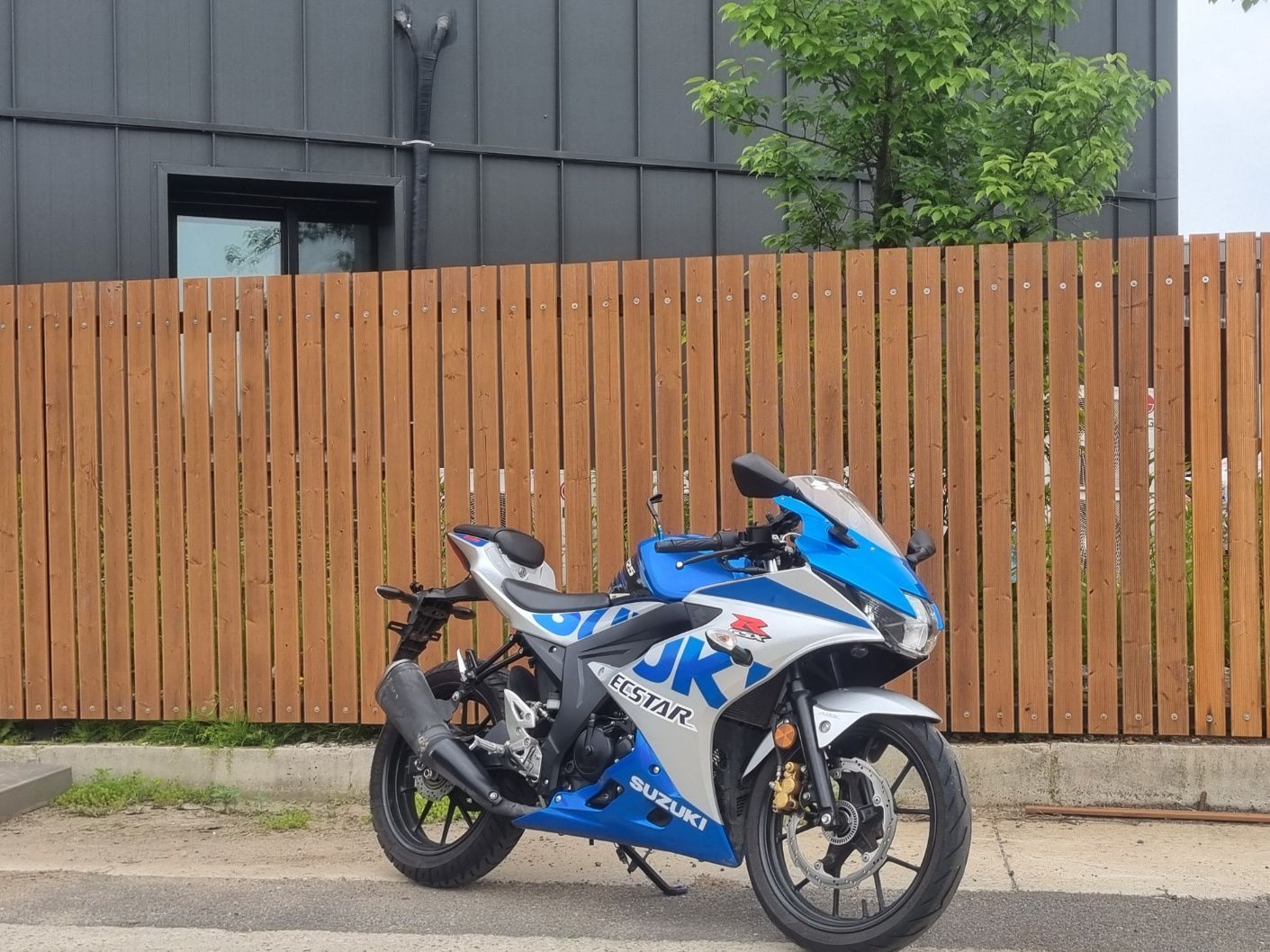 스즈키 GSX R 125 ABS main