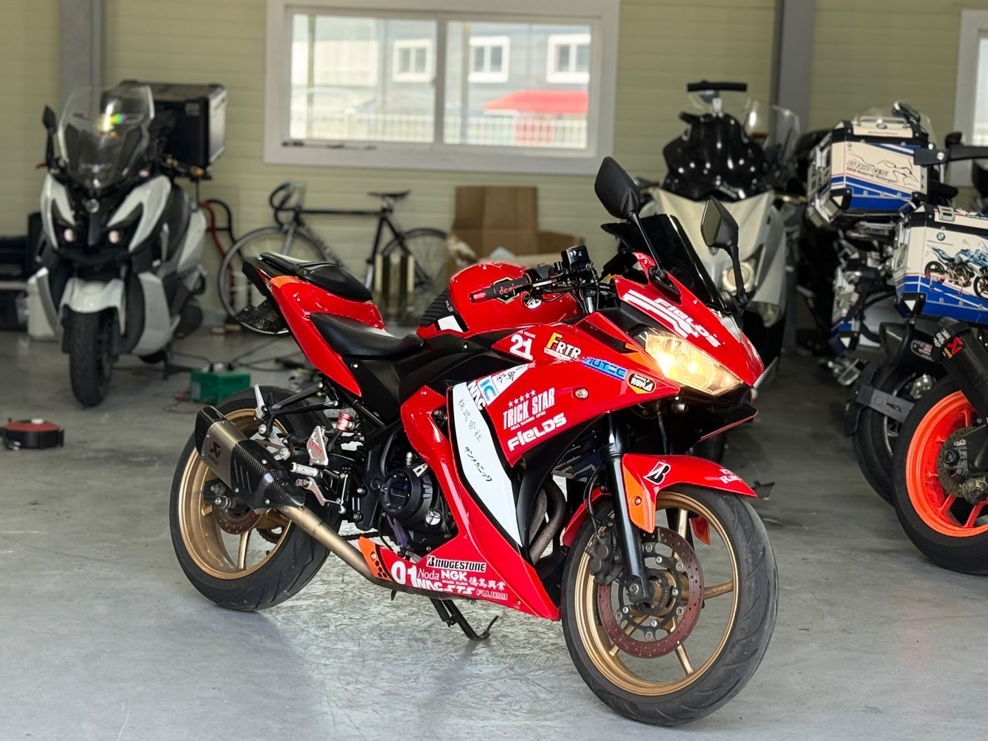 야마하 YZF R3 thumb 2