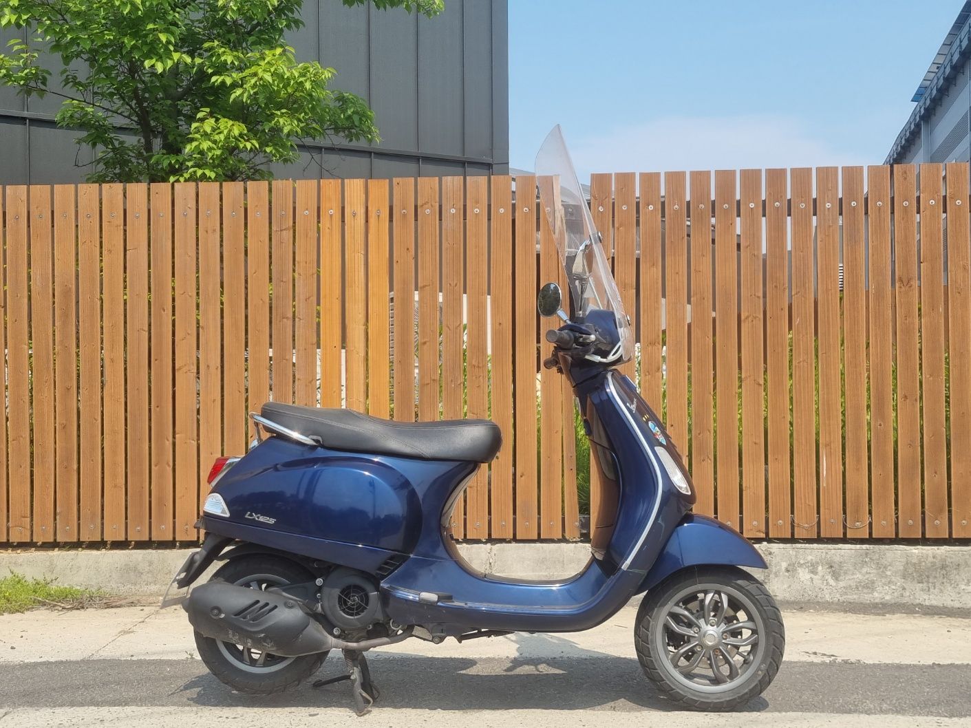 베스파 LX 125 thumb 2