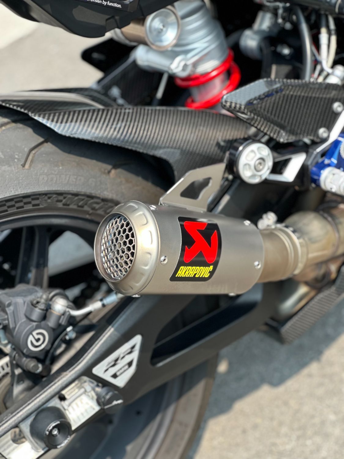 BMW S 1000 RR 2024 실버 사진 2