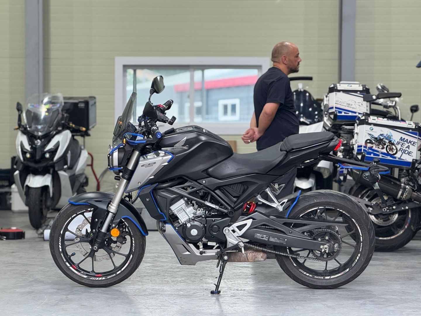 혼다 CB 125 R more