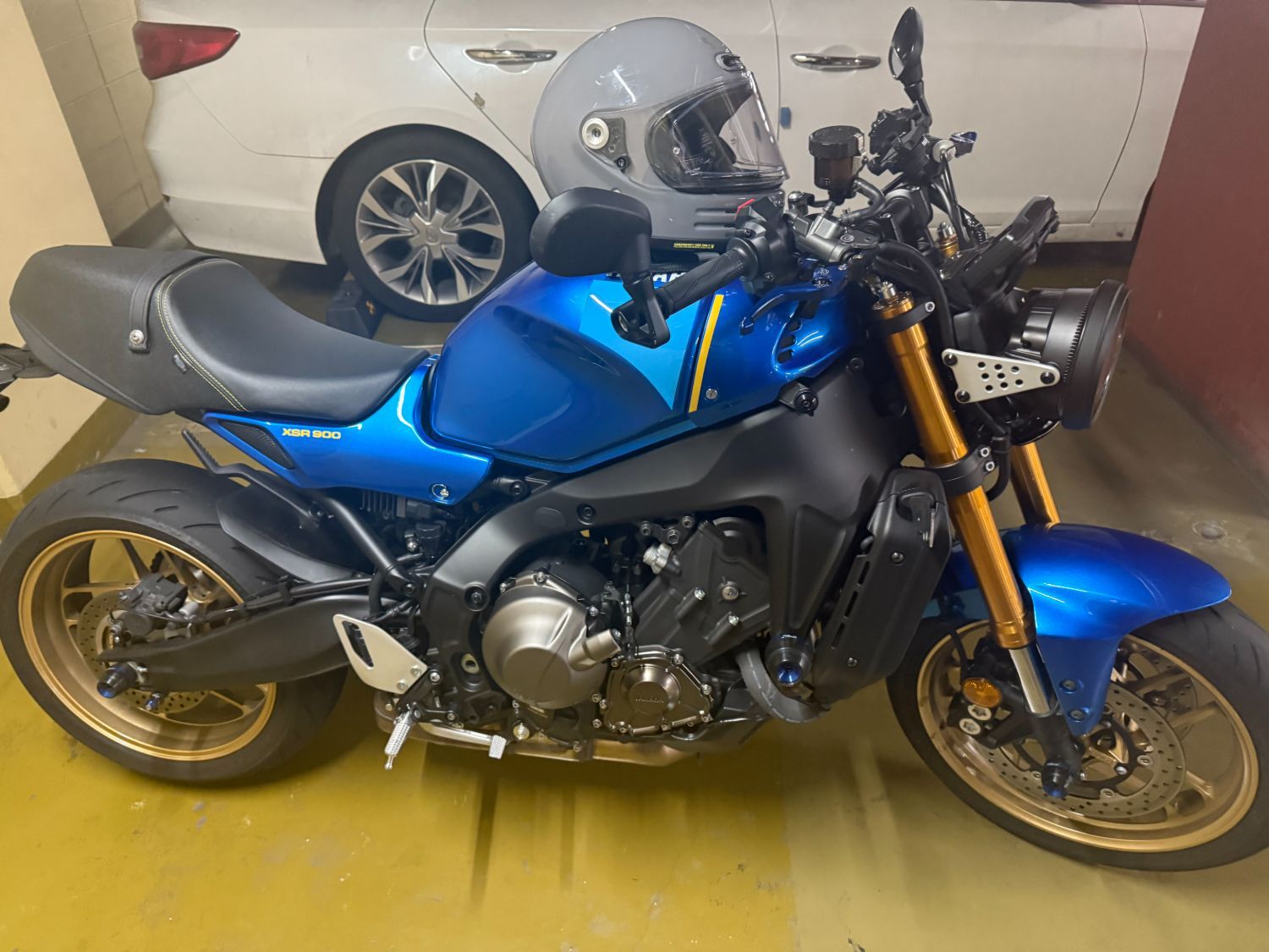 야마하 XSR 900 2023 옐로 사진 3