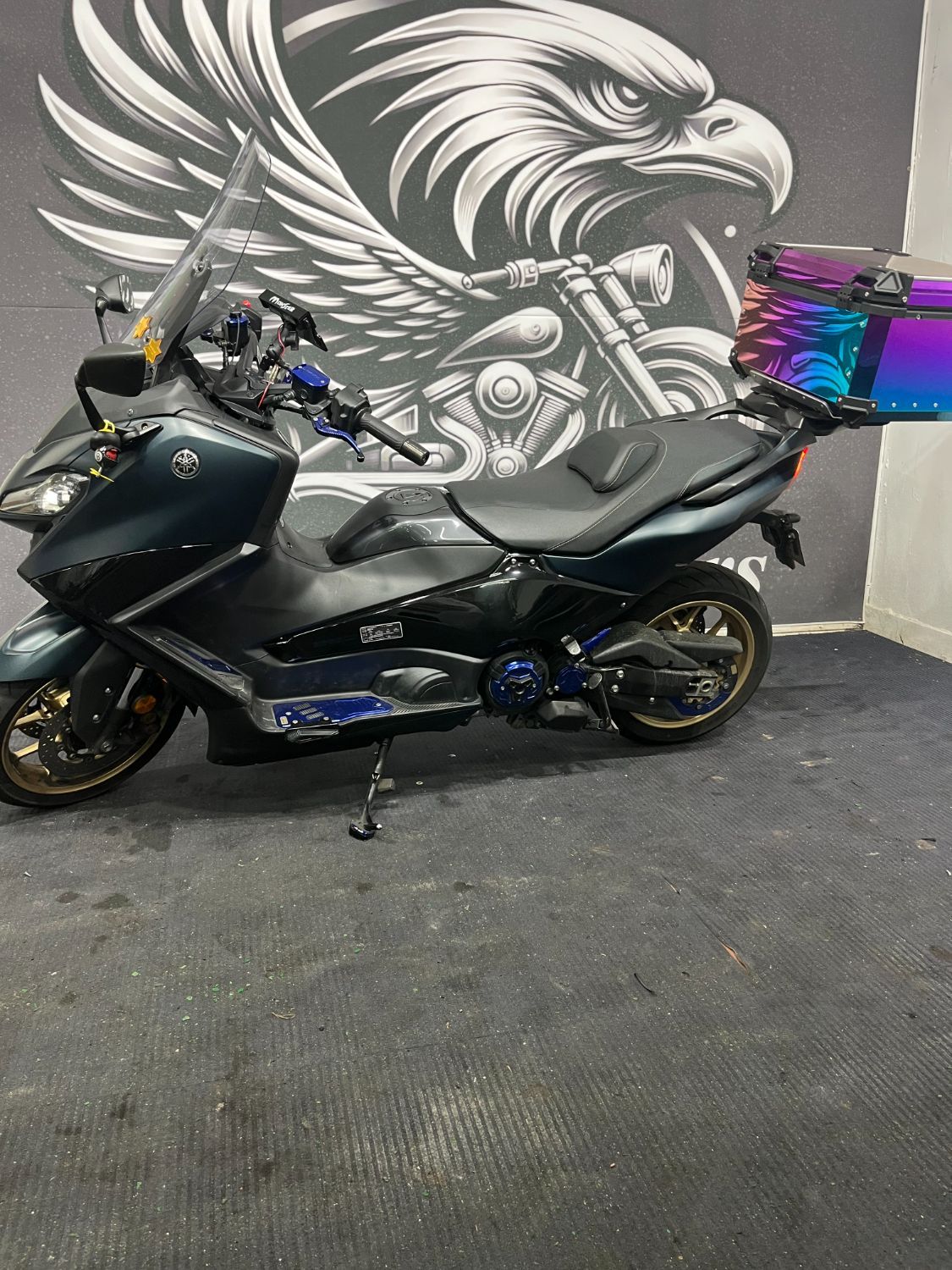 야마하 TMAX 560 thumb 2