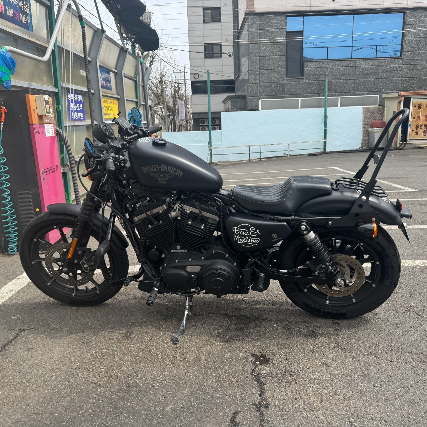 할리데이비슨 아이언 883 2018 블랙